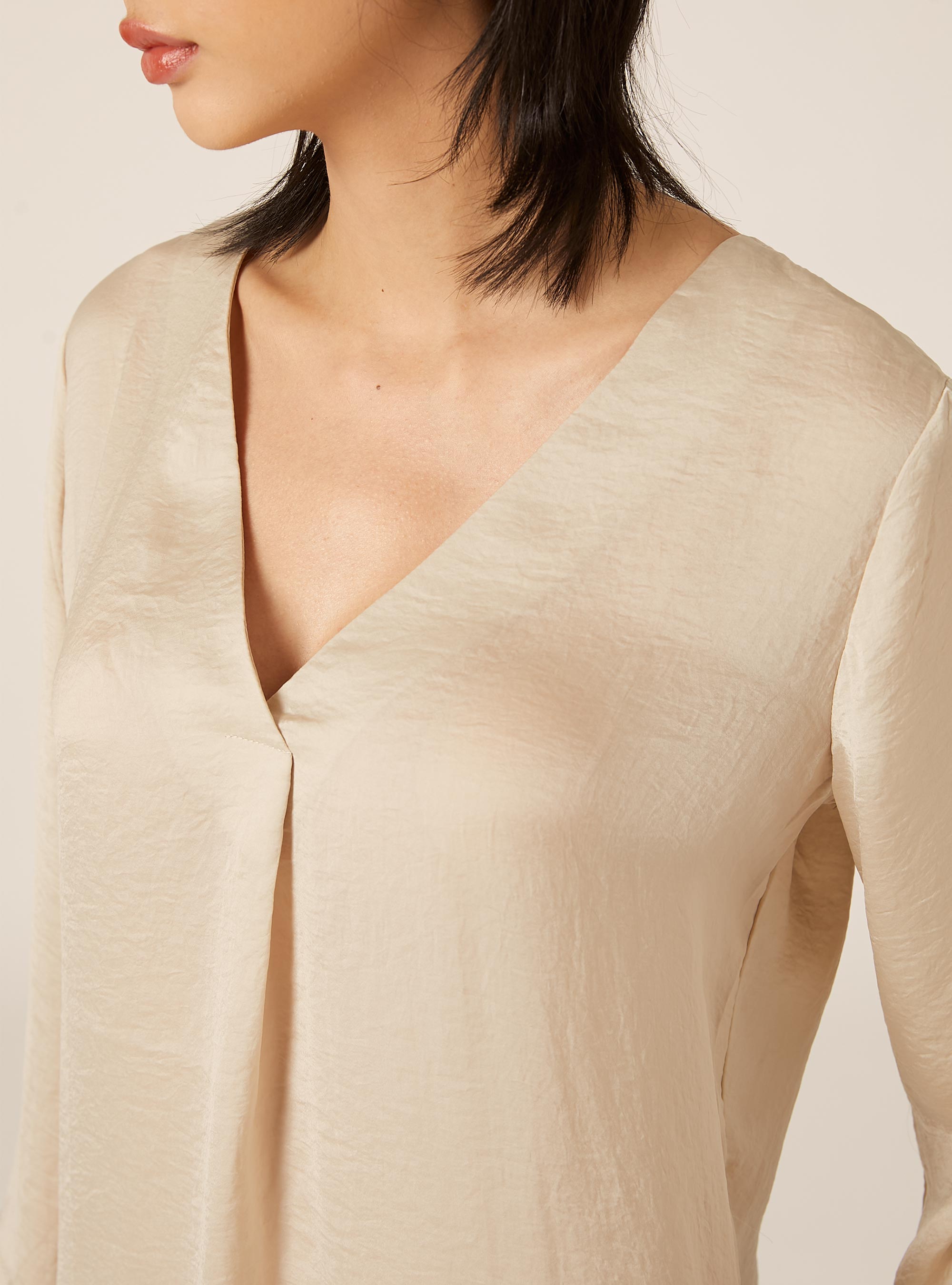 Plain neckline blouse, BG3 BEIGE LIGHT