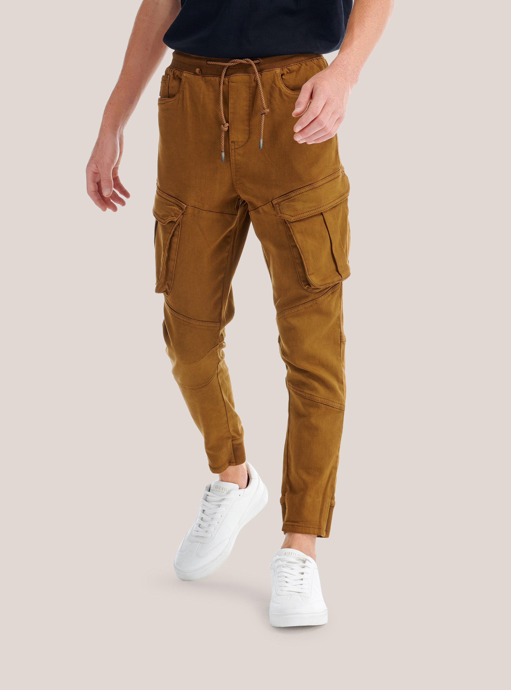 Jogger with drawstring and pockets, C5500 TOBACCO
