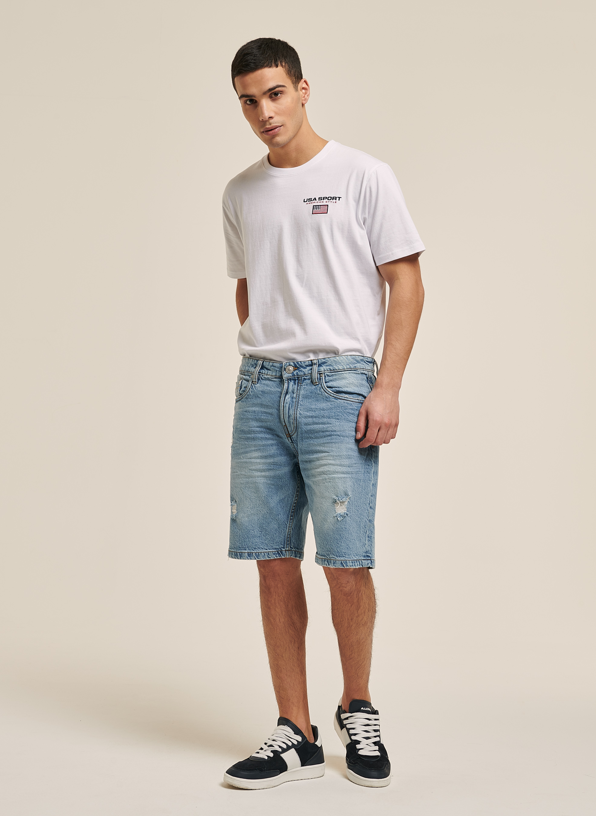 Bermuda en denim de forme r&eacute;guli&egrave;re, C272 BLUE