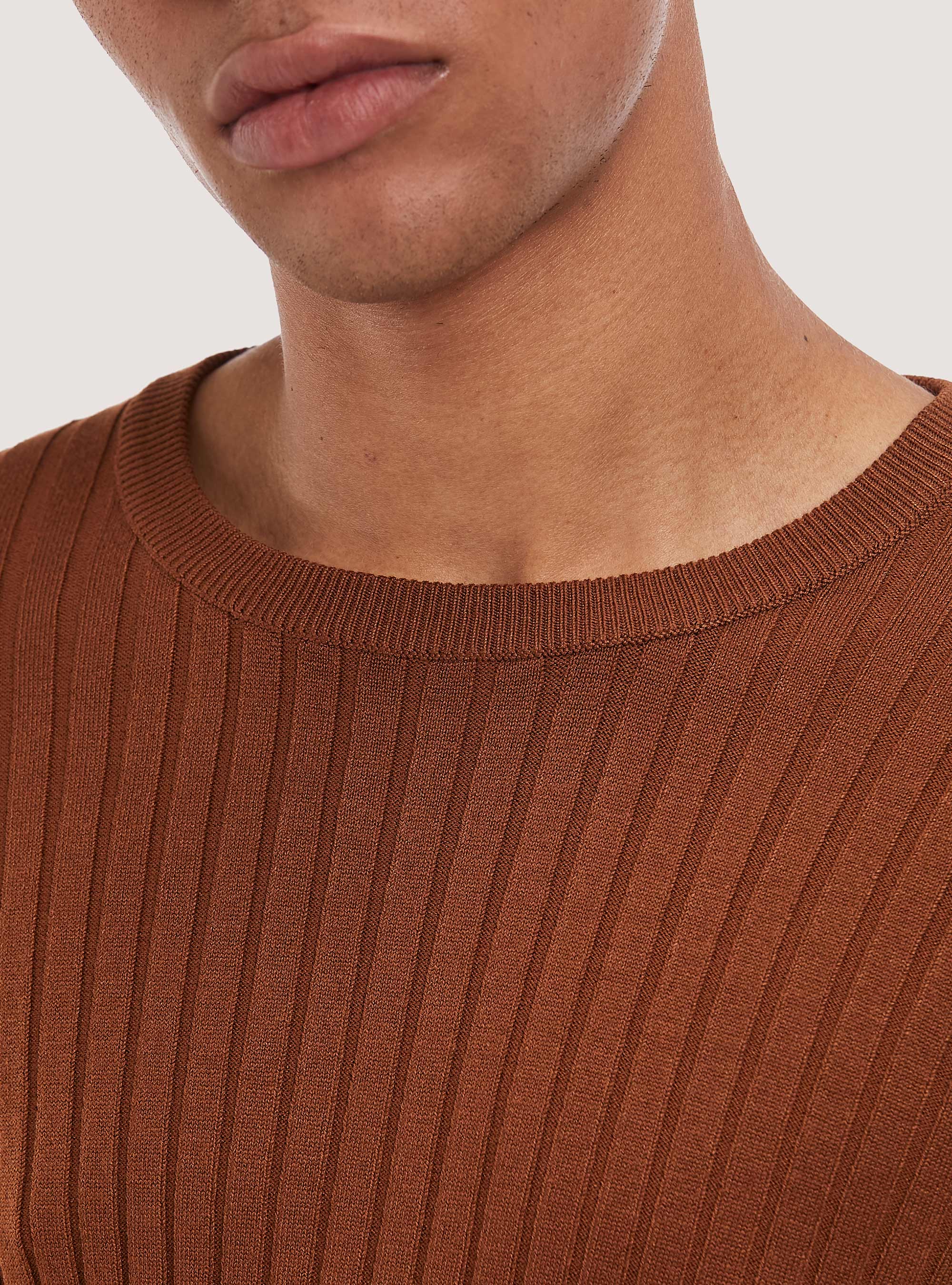 Solid-coloured ribbed crew-neck pullover, TB1 TOBACCO DARK