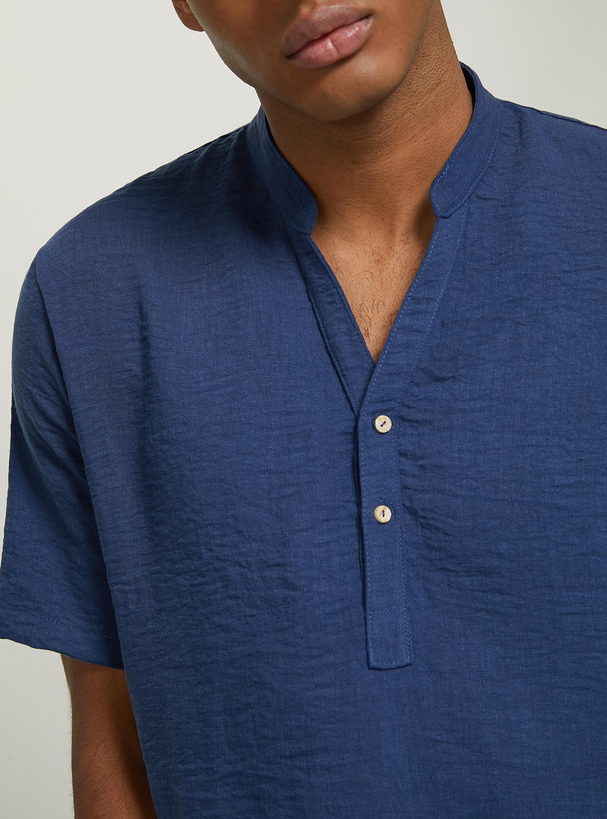 Camicia basica collo coreano mezza placchetta, NA2 NAVY MEDIUM