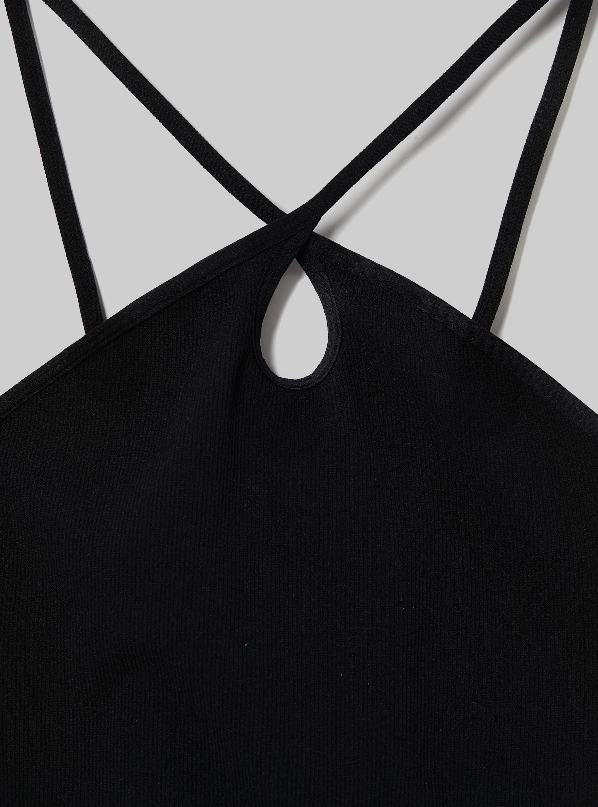 Top cropped con scollo incrociato, BK1 BLACK