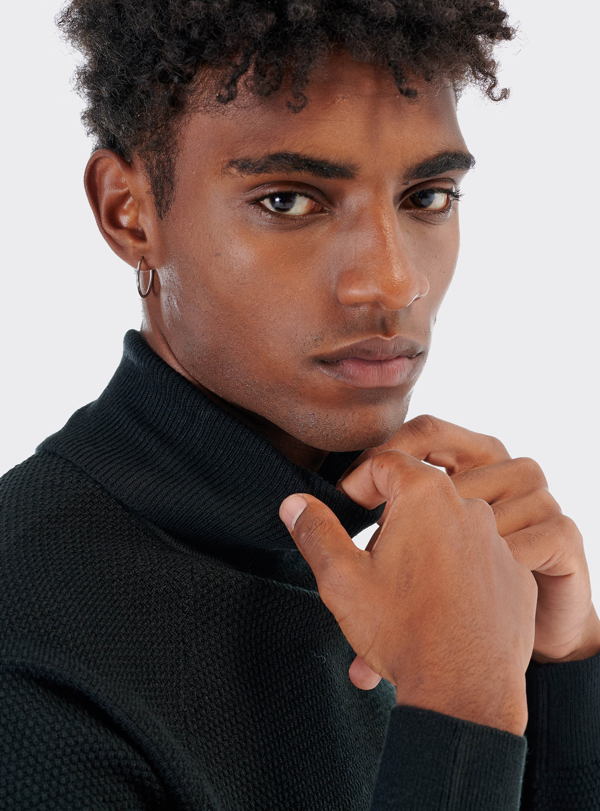 Pull col montant avec point de riz en laine mélangée, C101 BLACK