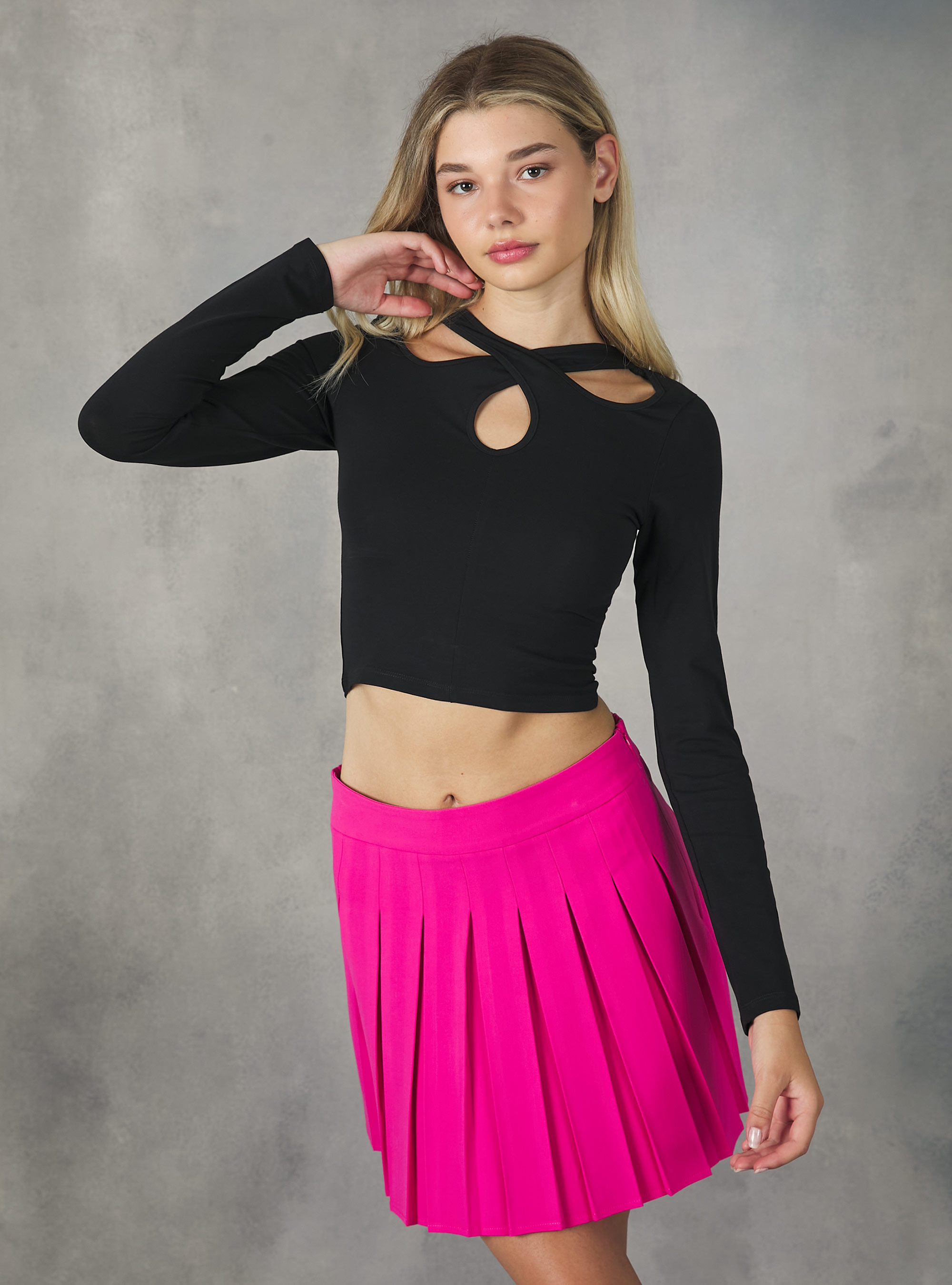 Long-sleeved cut out T-shirt, BK1 BLACK