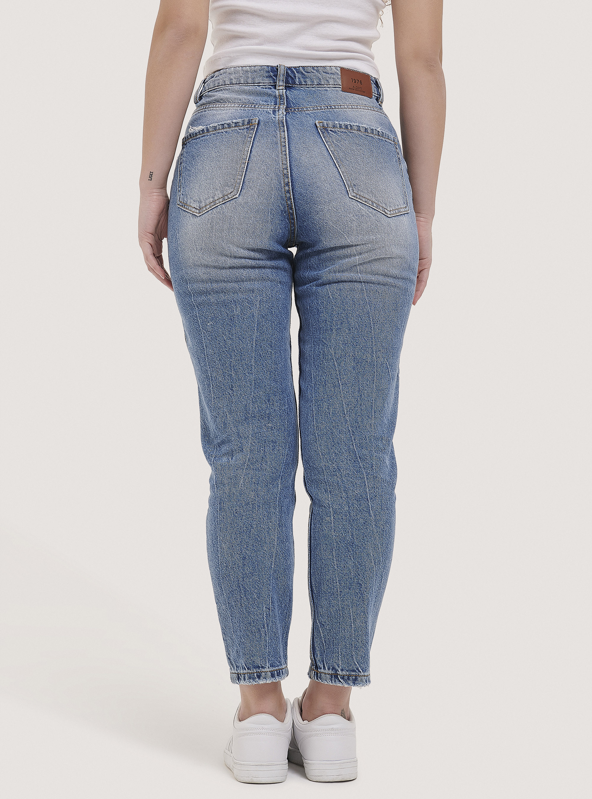 Vaqueros mom fit de algod&oacute;n, D004 MEDIUM LIGHT BLUE