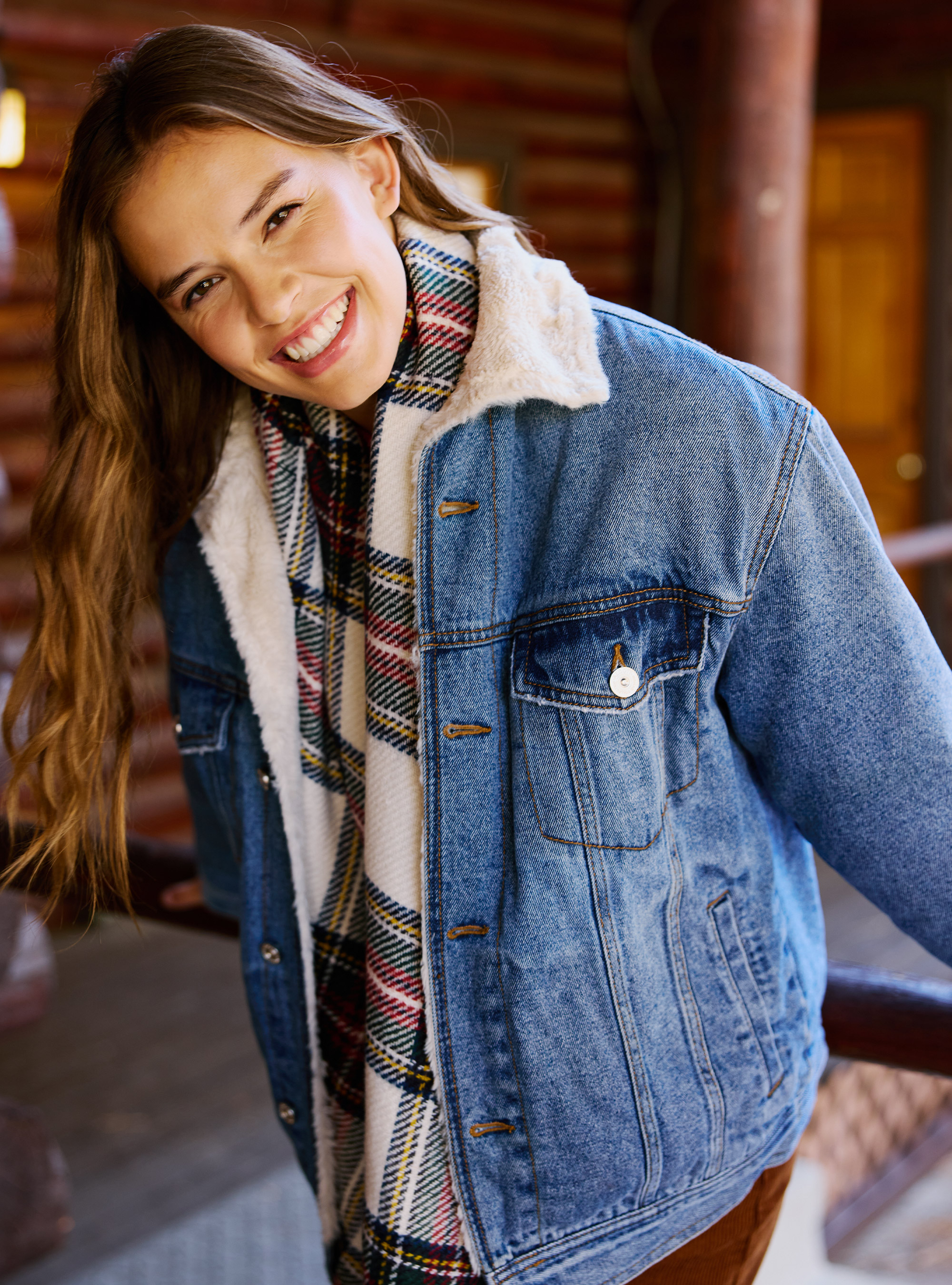 Chaqueta vaquera con inserciones de suave piel de cordero, AZUL