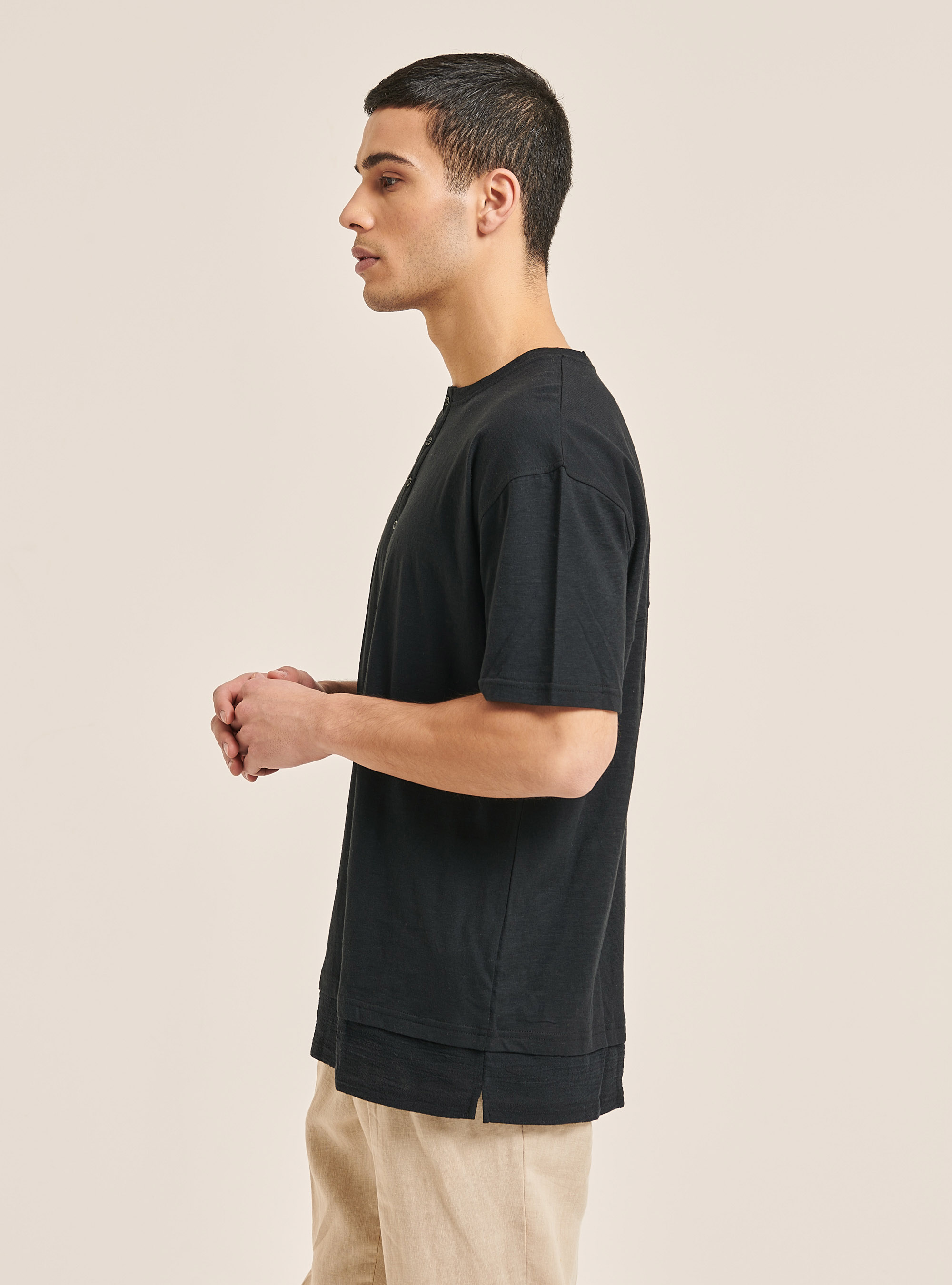 Linen blend T-shirt with serape collar, C101 BLACK