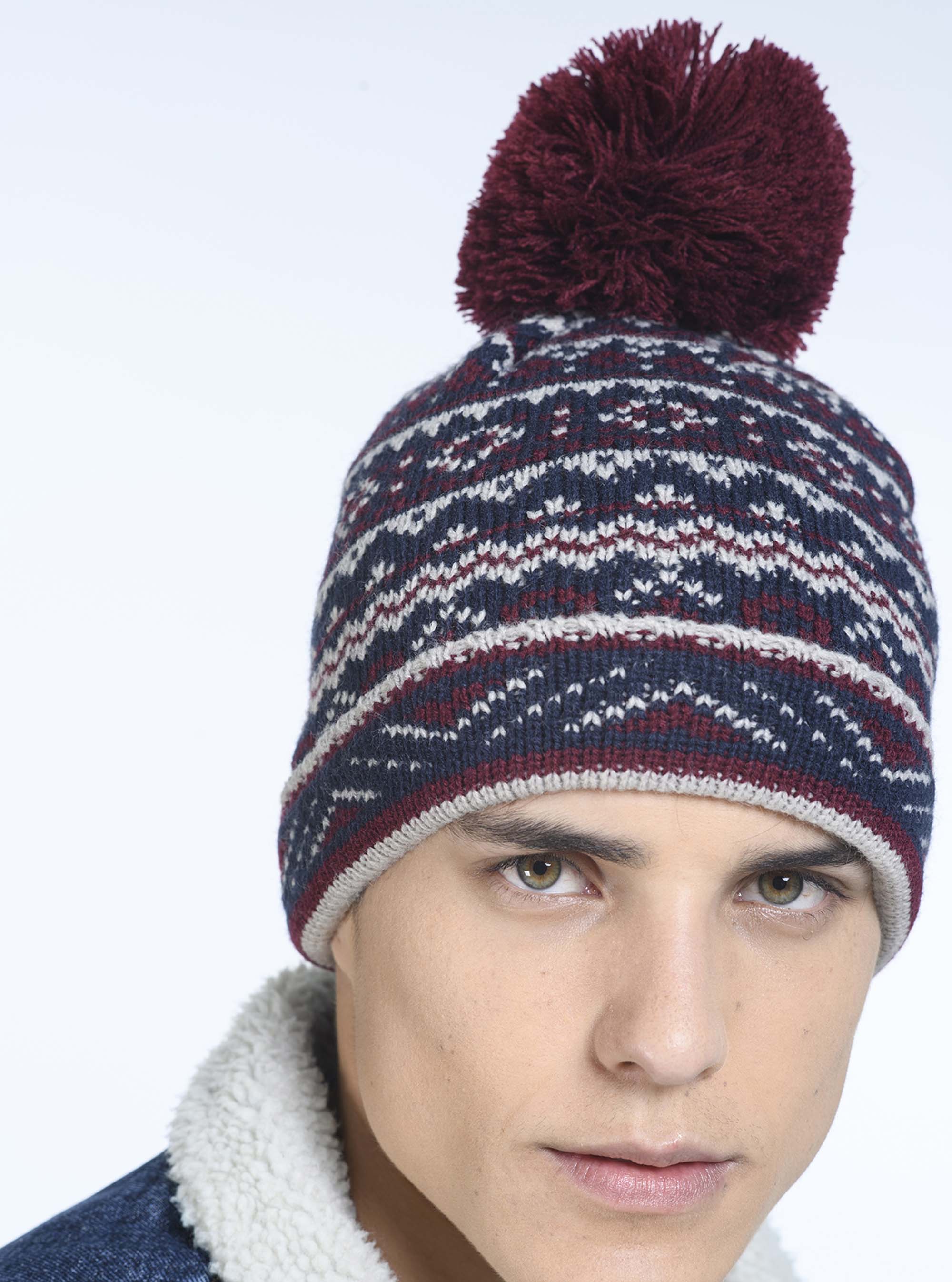 Cappello jacquard con pon pon, BORDEAUX
