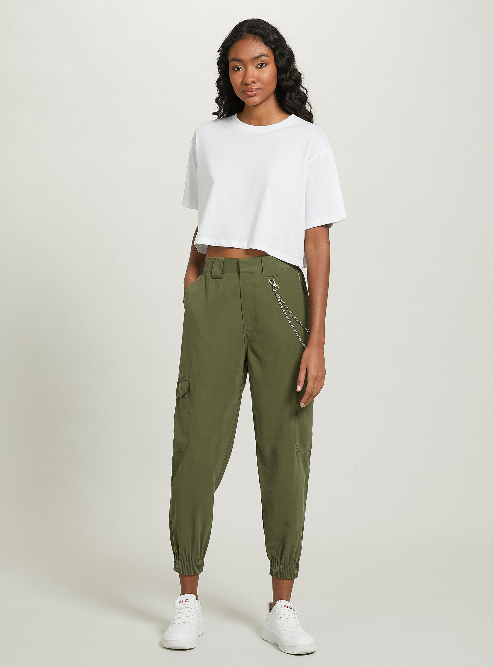 Comfort fit trousers with large pockets and chain, KAKI