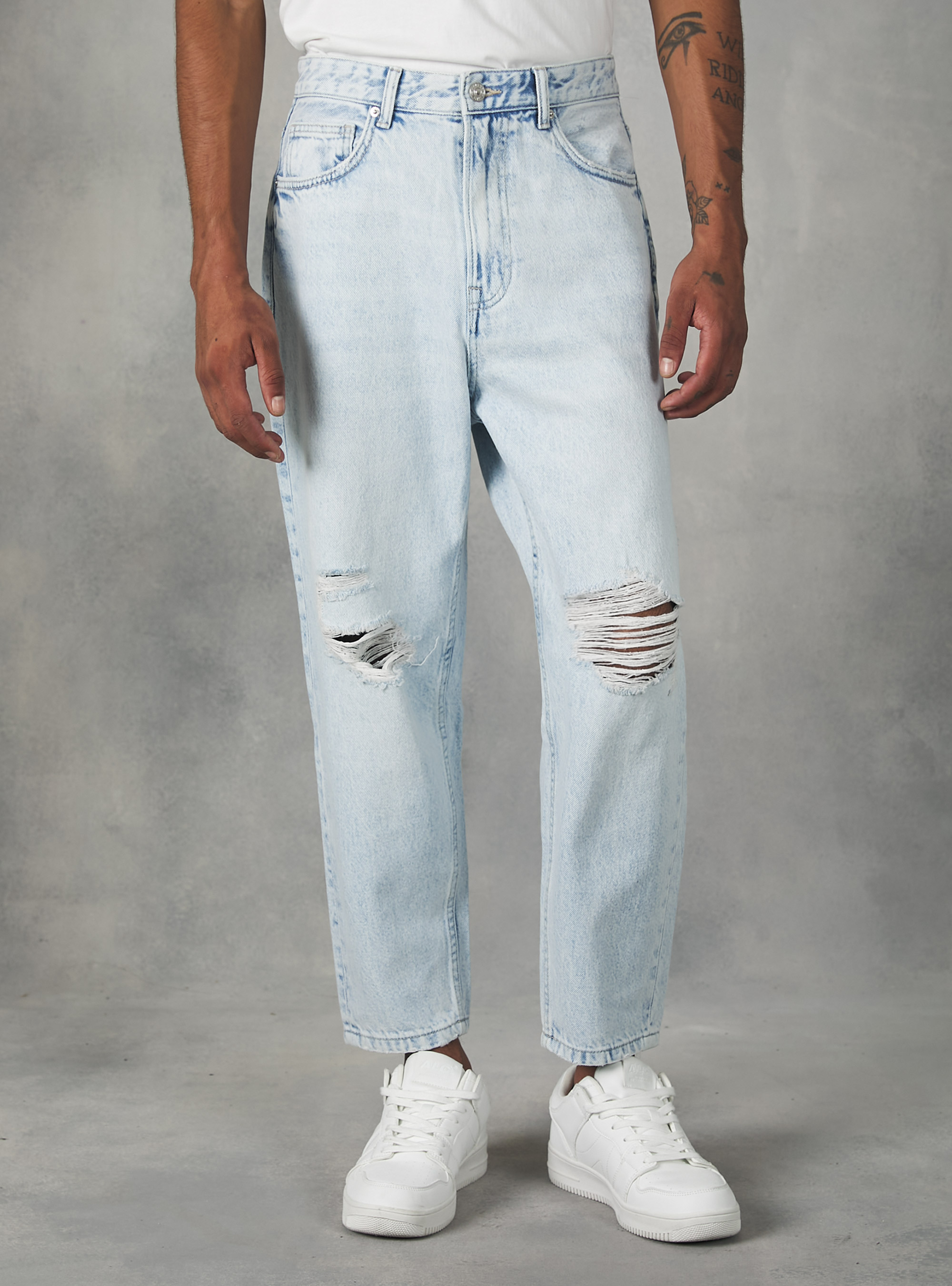 Jeans amples avec d&eacute;chirures, D007 LIGHT AZURE