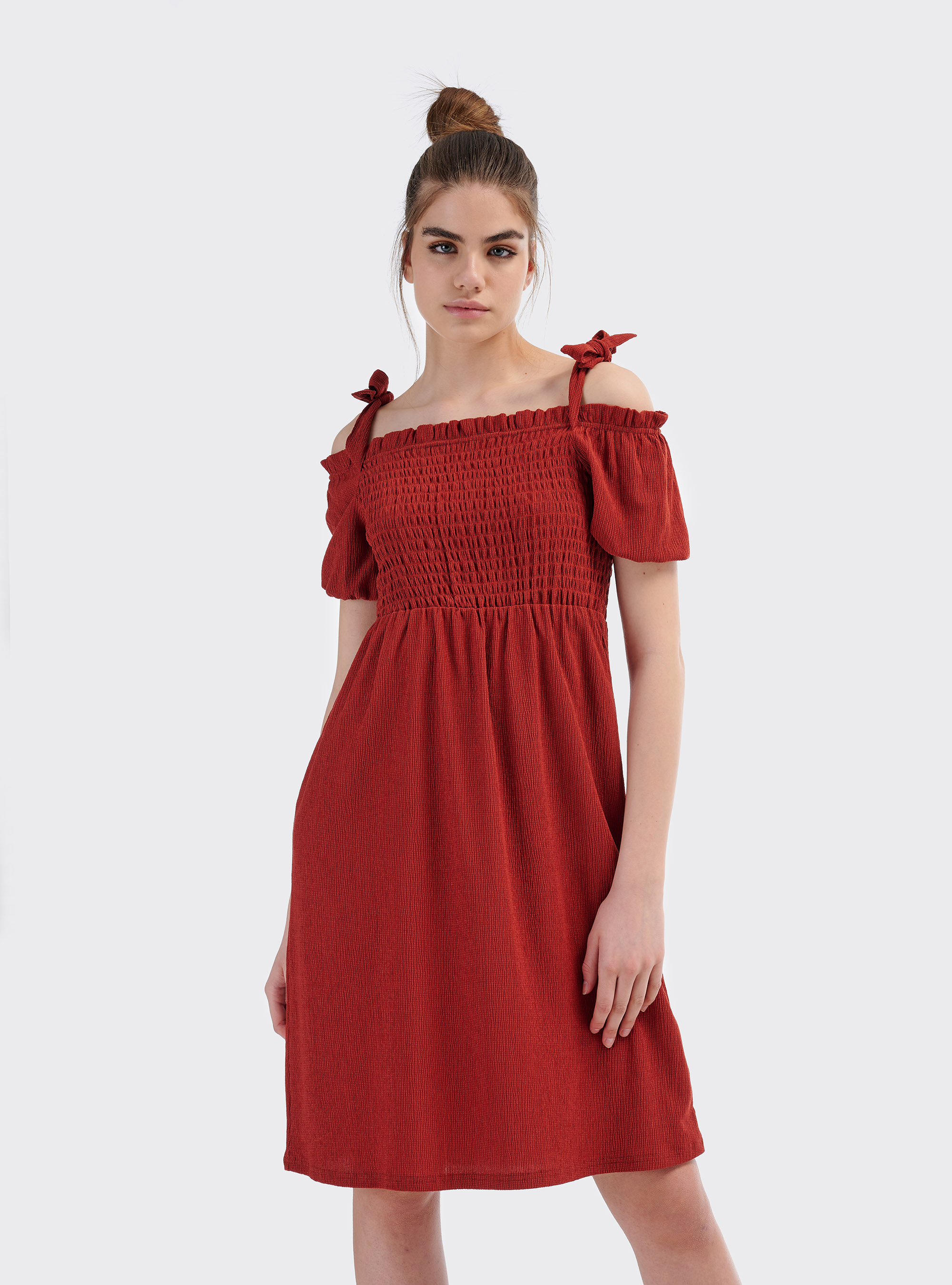 Vestito midi spalle scoperte e maniche corte a sbuffo, RUGGINE