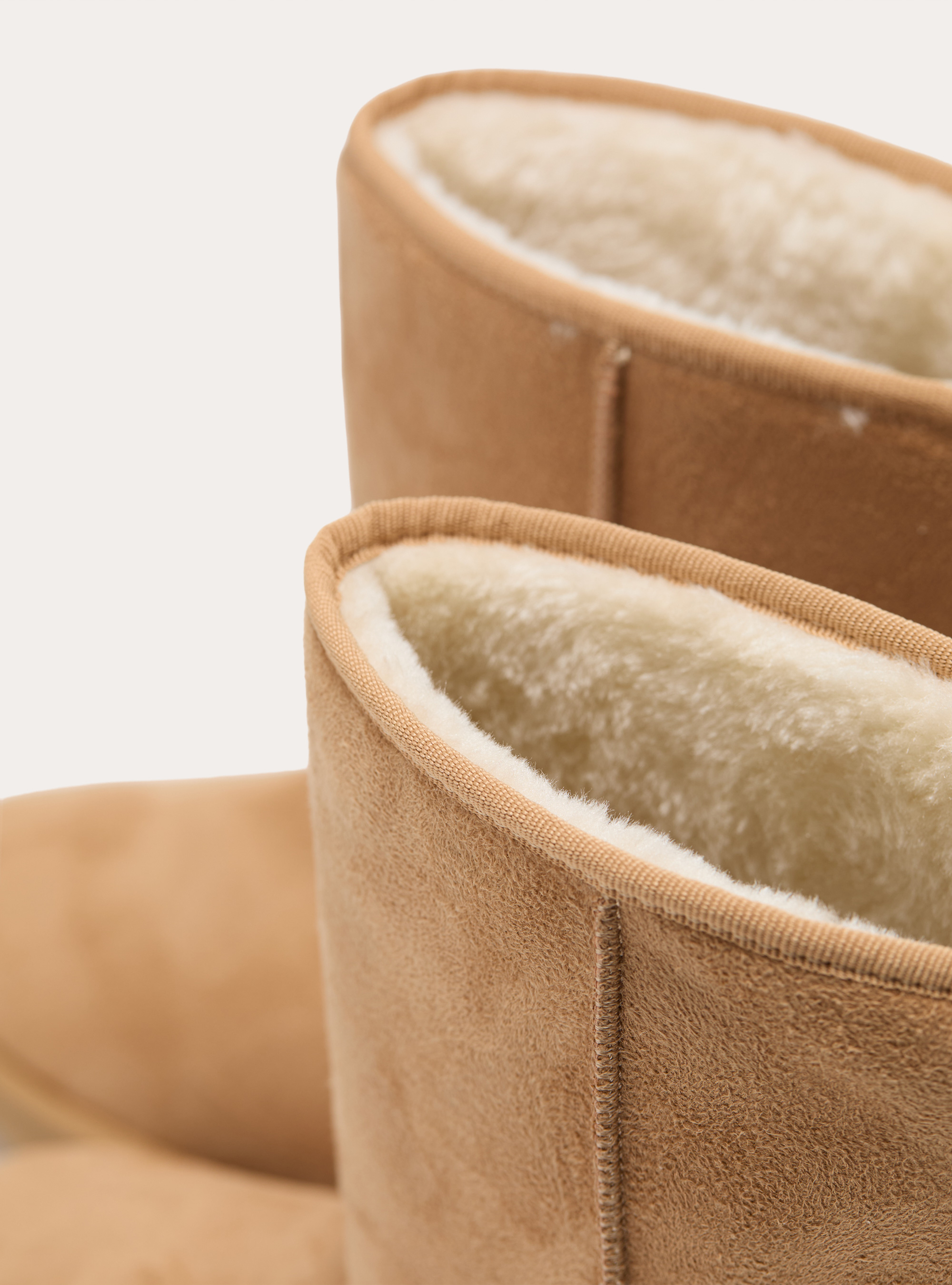 Stivaletti scamosciati con eco pelliccia interna, BG3 BEIGE LIGHT