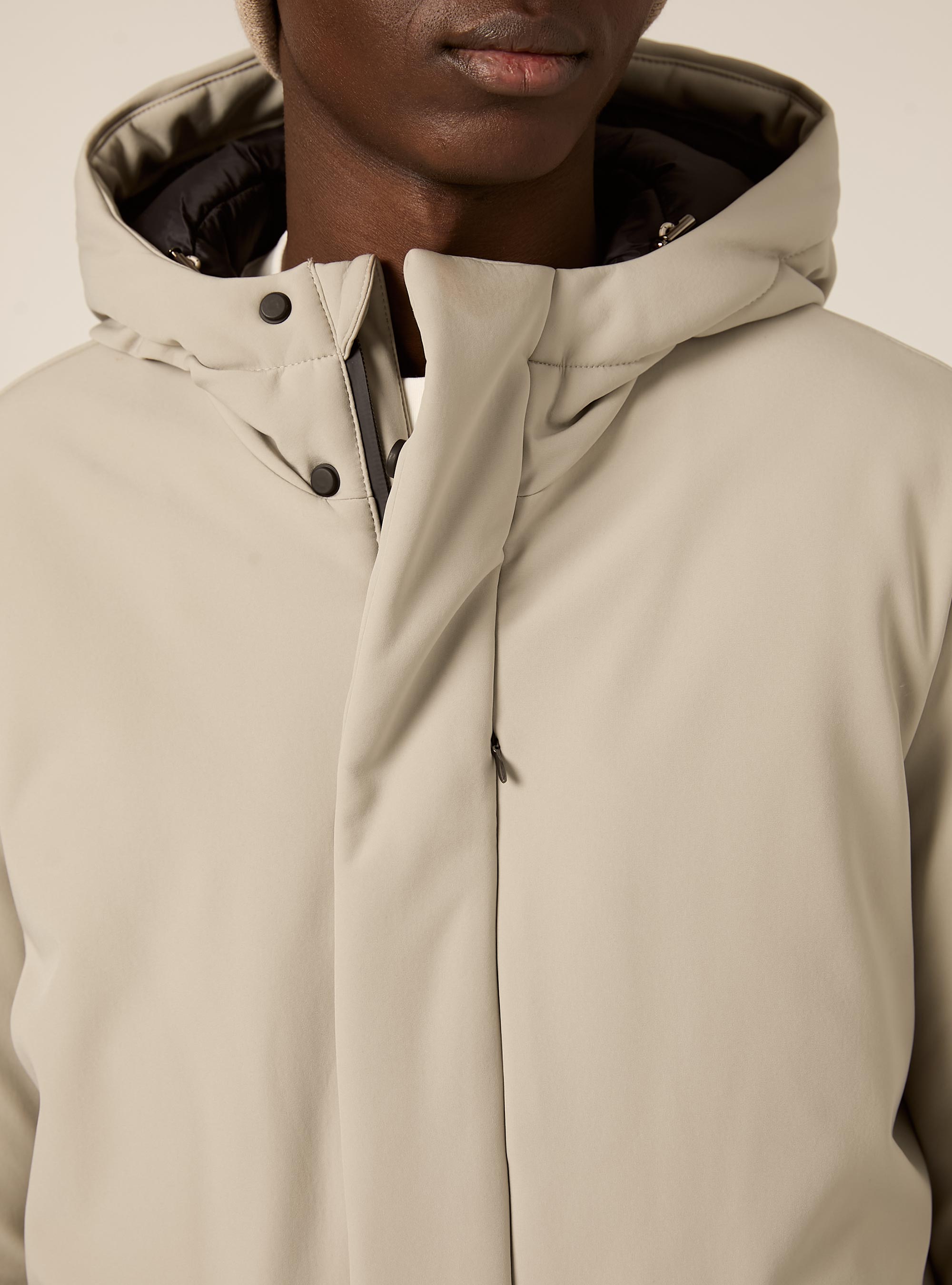 Giubbino con cappuccio e zip impermeabili lungo, CR3 CREAM LIGHT