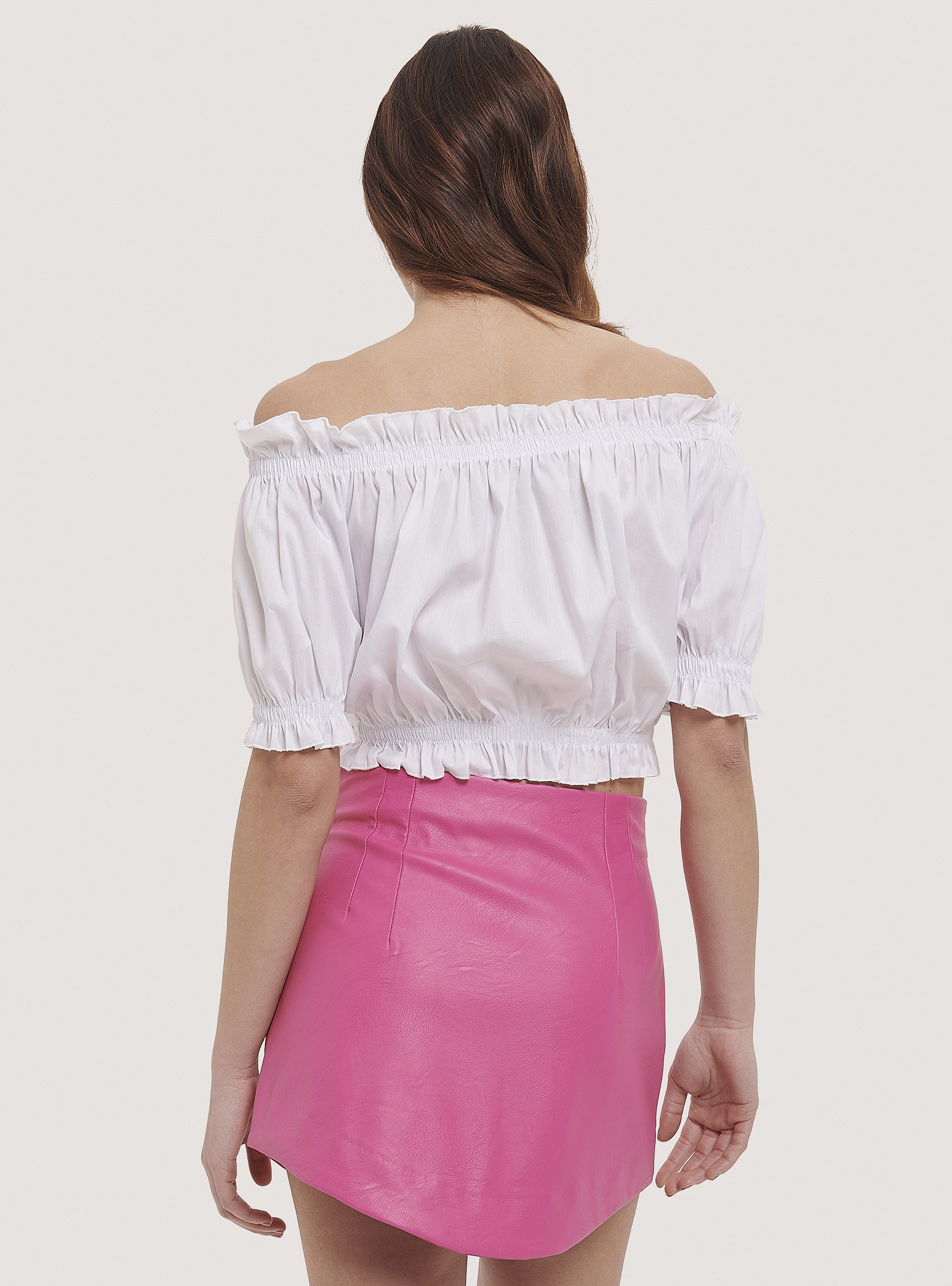 Blusa fruncida con escote bardot, BLANCO