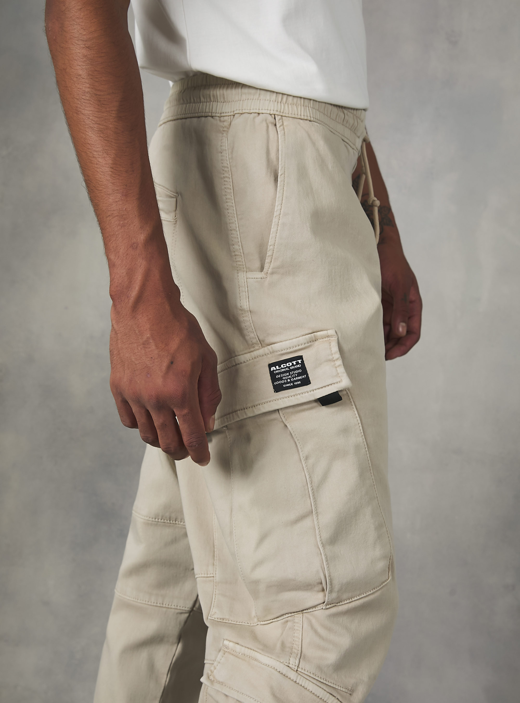 Jogger trousers with large pockets, BG3 BEIGE LIGHT