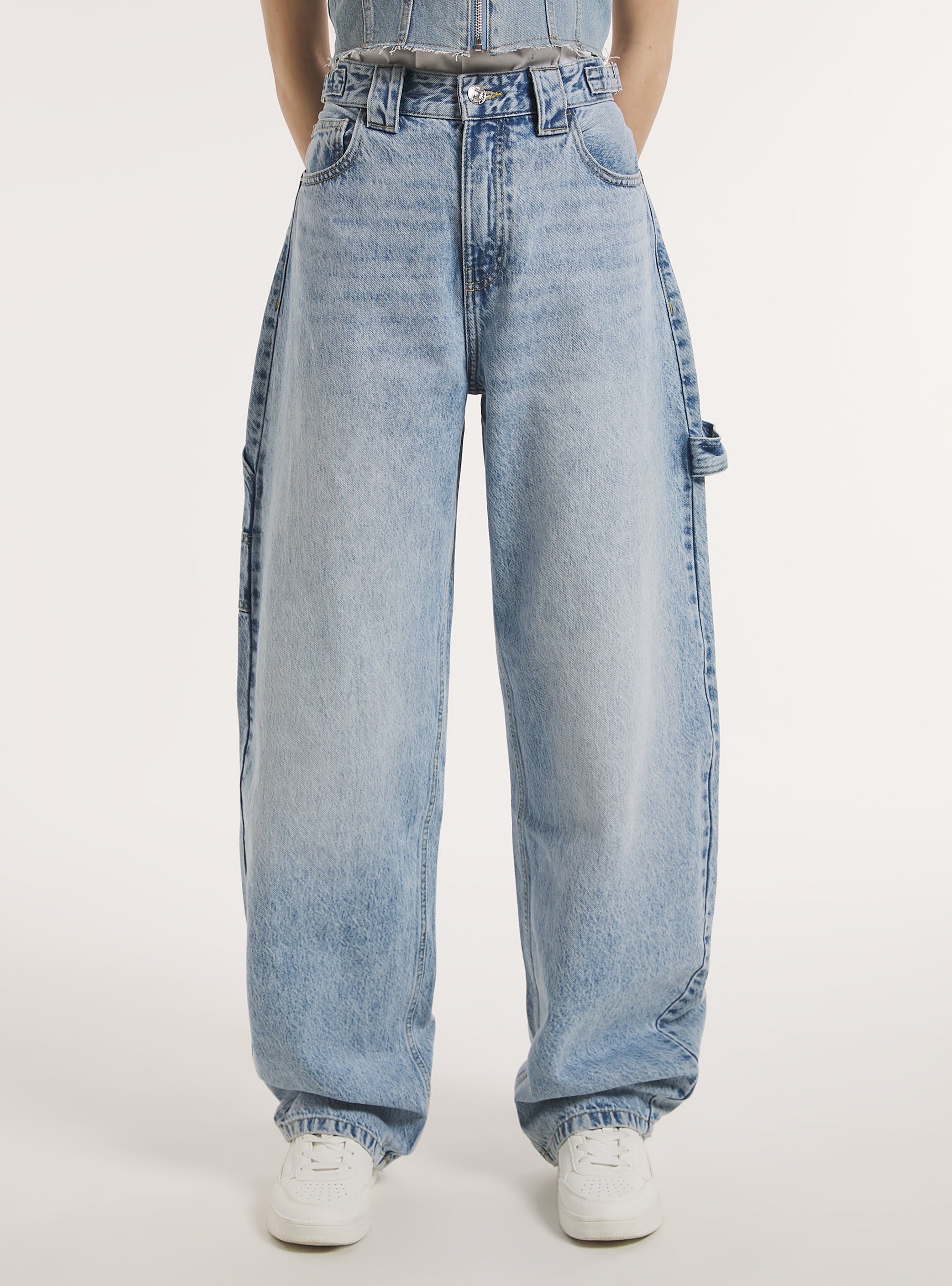 Carpenter balloon jeans with adjustable waist