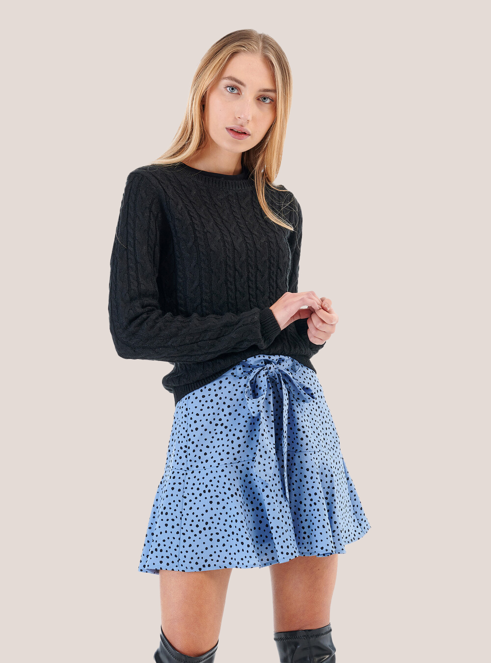Pull court avec fines tresses, C101 BLACK