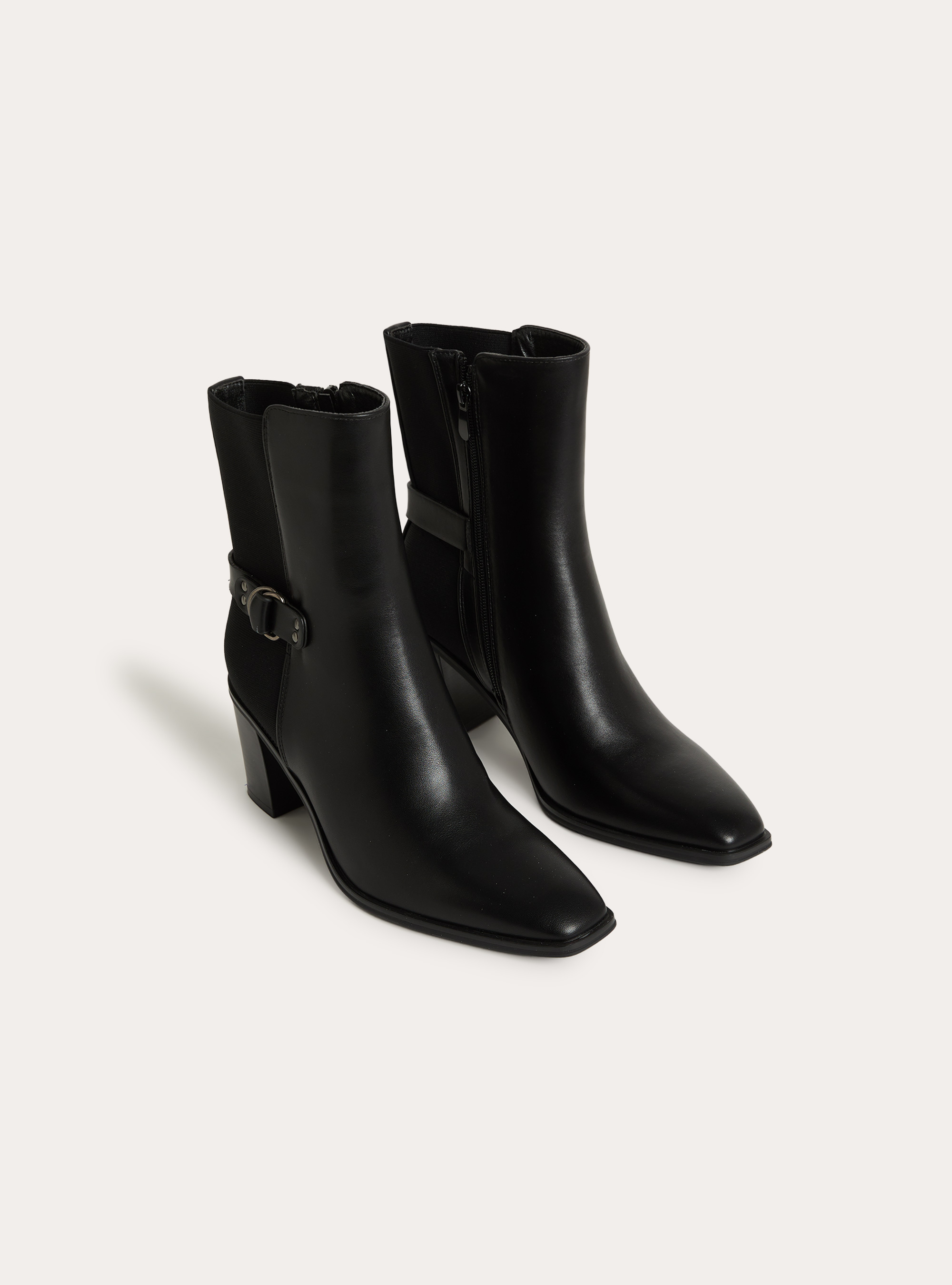 Bottines en effet cuir a talon carre et bride decorative, BK1 BLACK