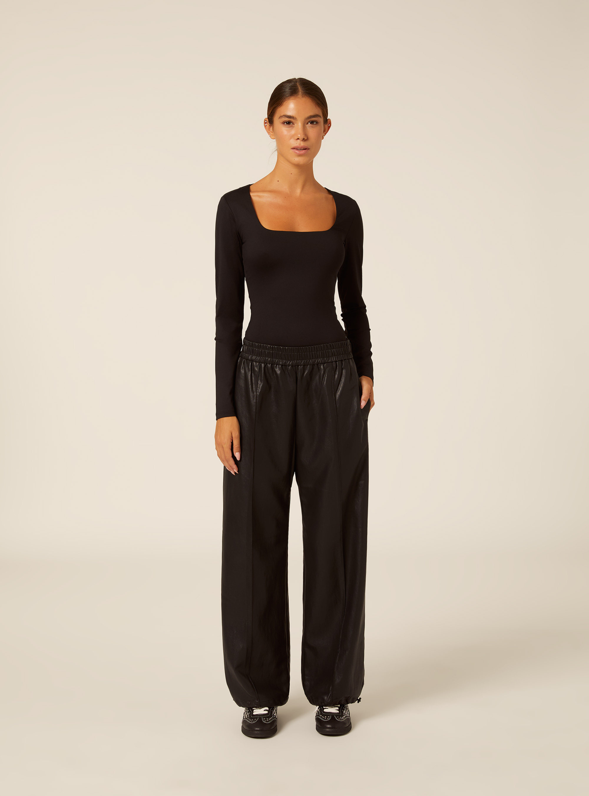 Pantaloni effetto pelle con orlo regolabile, BK1 BLACK