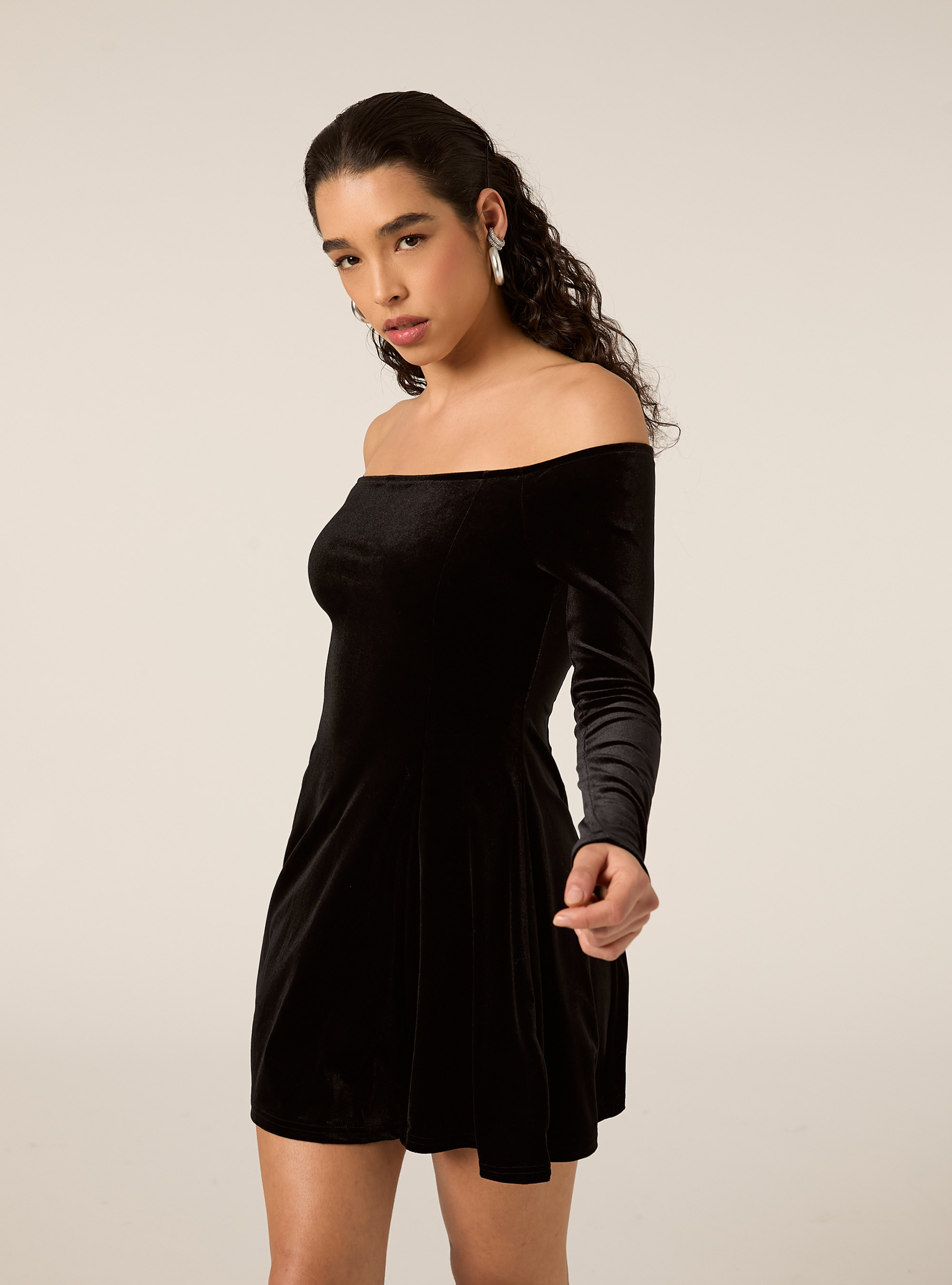 Abito in velluto svasato con spalle scoperte, BK1 BLACK