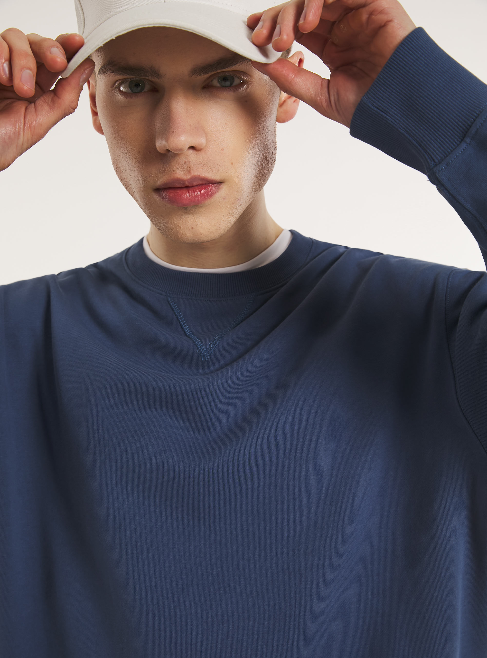 Sudadera de cuello redondo en color liso, BL3 BLUE LIGHT