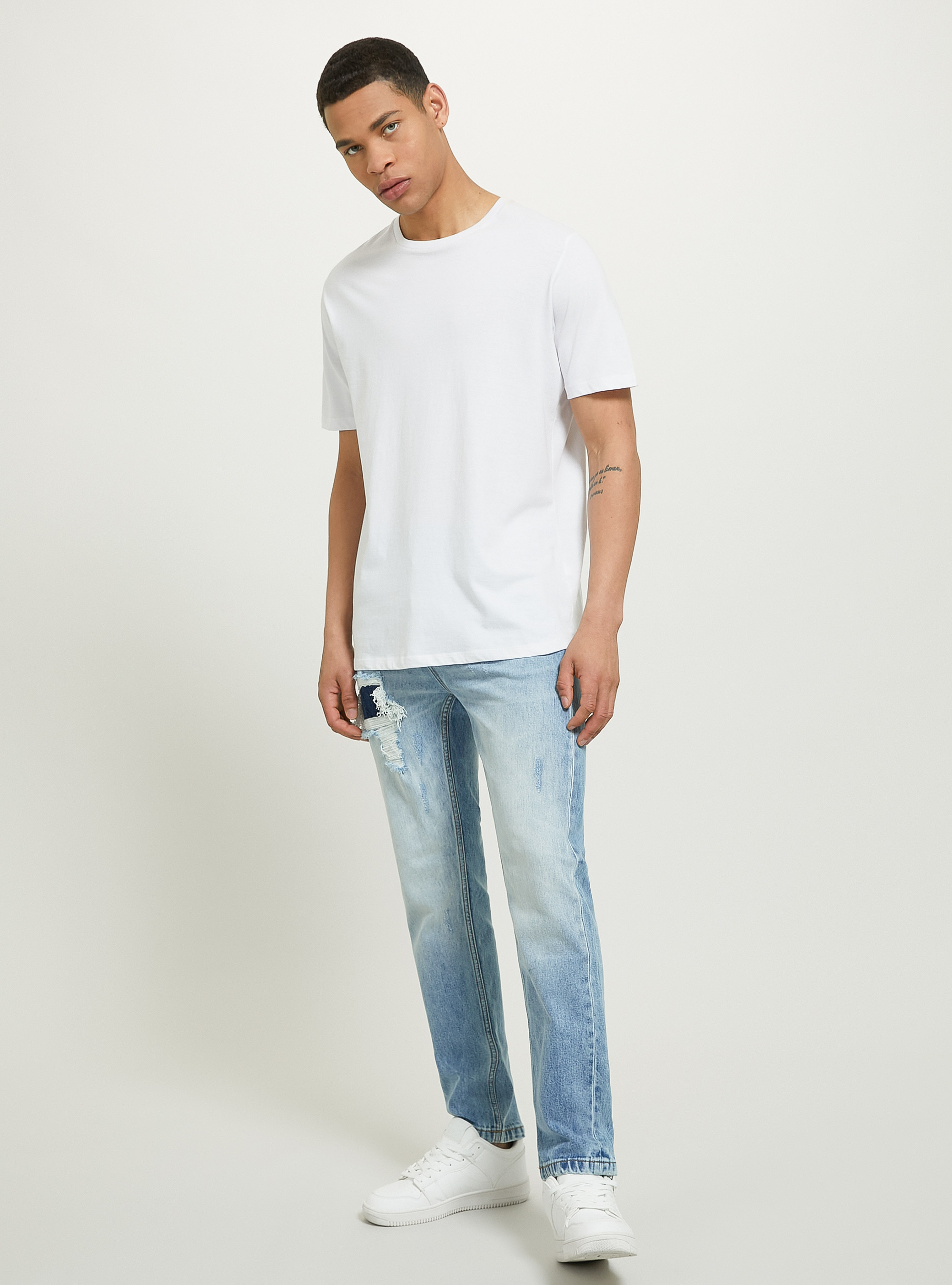 Slim fit stretch denim jeans with rips, D005 LIGHT BLUE