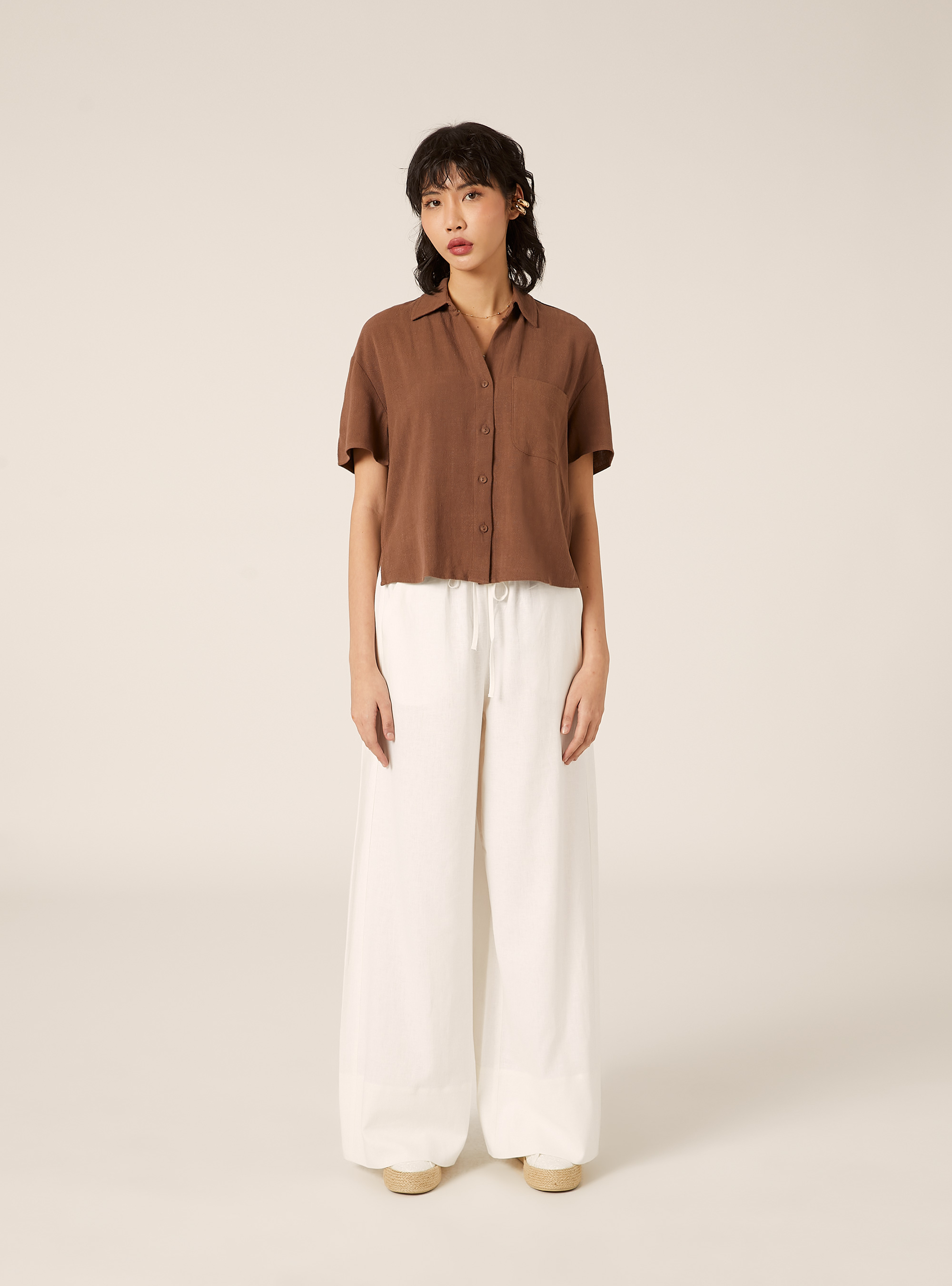 Camisa cropped de mezcla de lino, BR2 BROWN MEDIUM