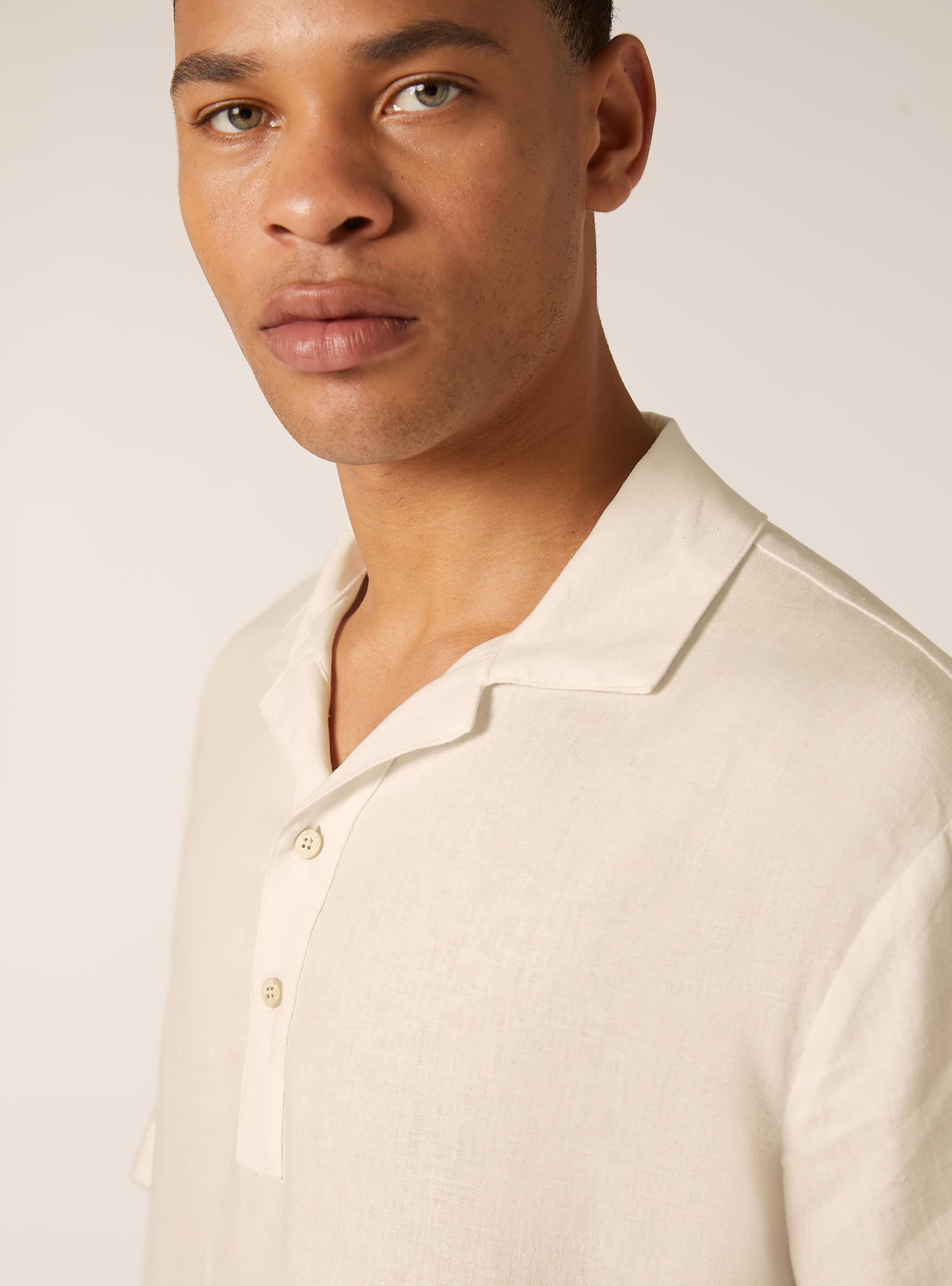 Camisa de manga corta en mezcla de lino, BG2 BEIGE MEDIUM