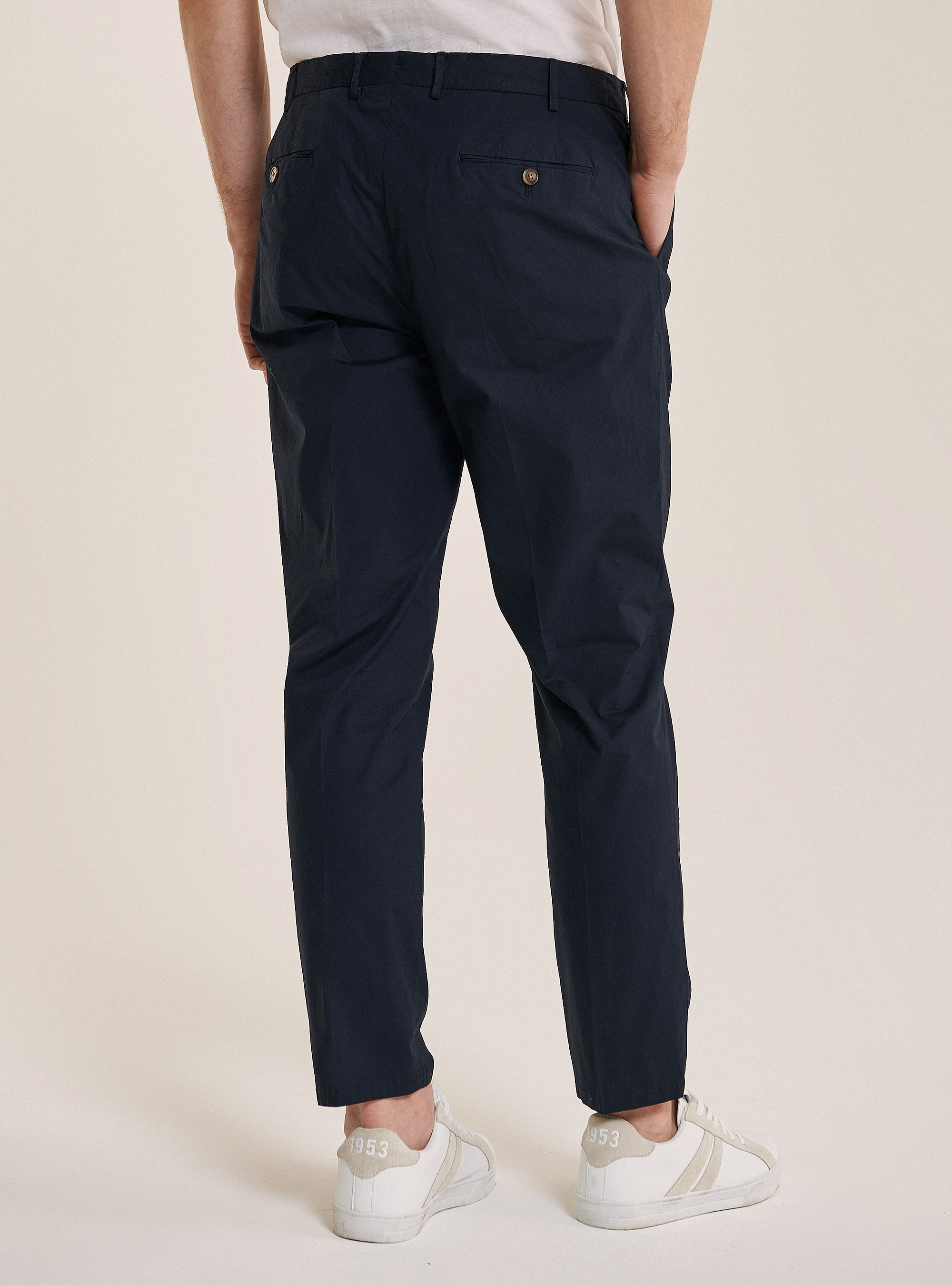 Pantalone in cotone con doppia pinces, NA1 NAVY DARK