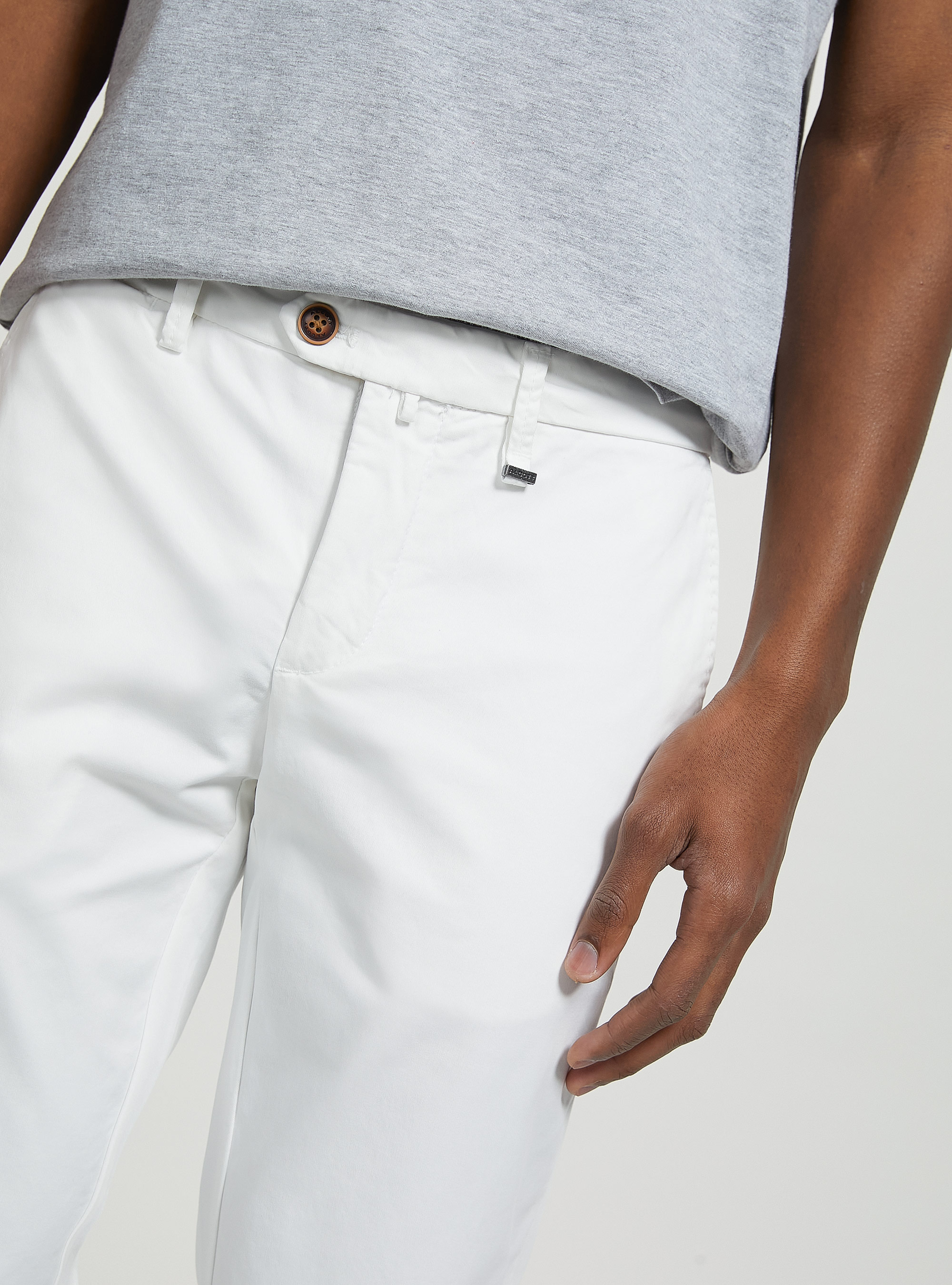 Pantalones chinos de sarga de algodón elástico, WH2 WHITE