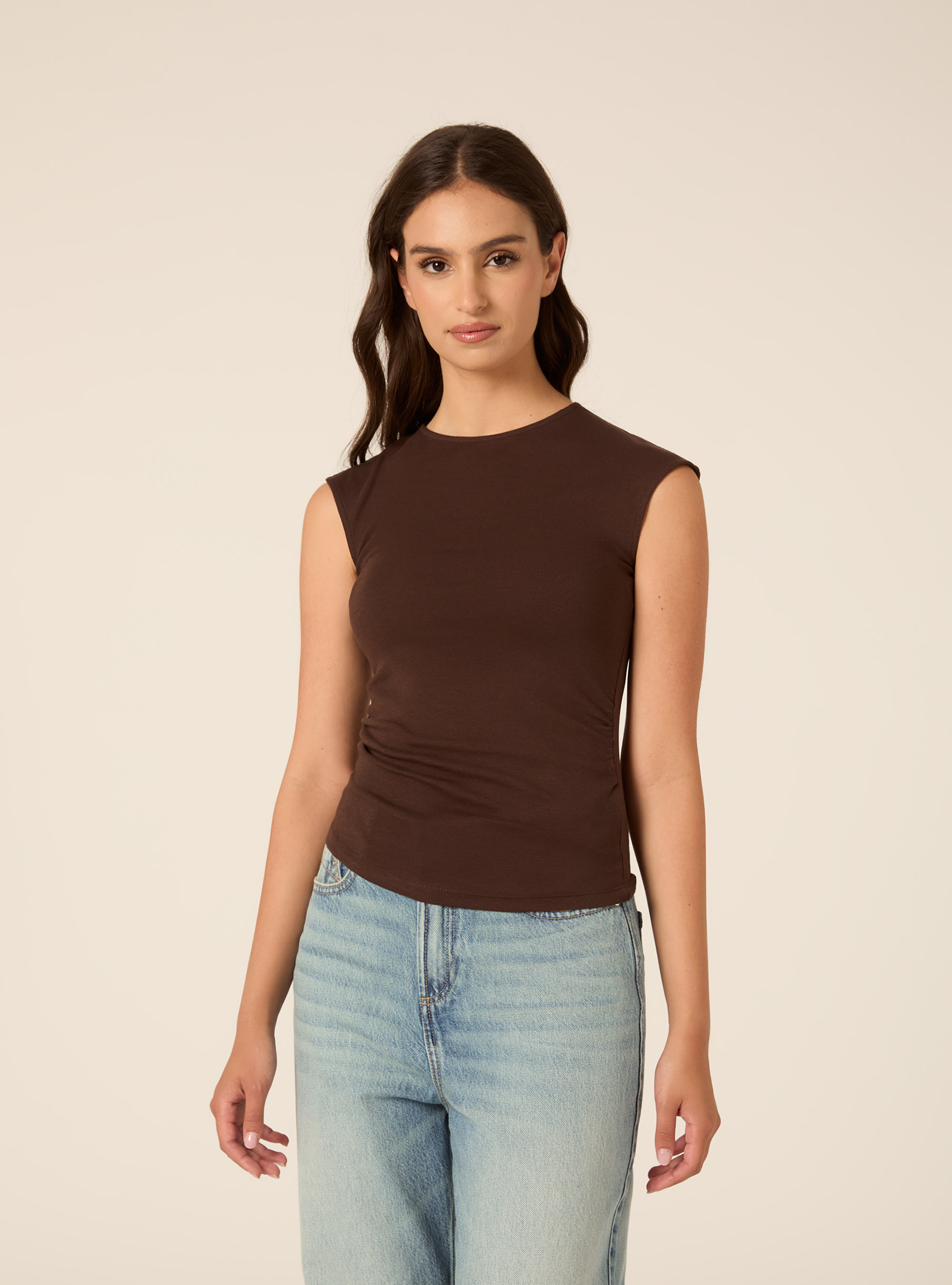 T-shirt basic con arriccio, BR1 BROWN DARK