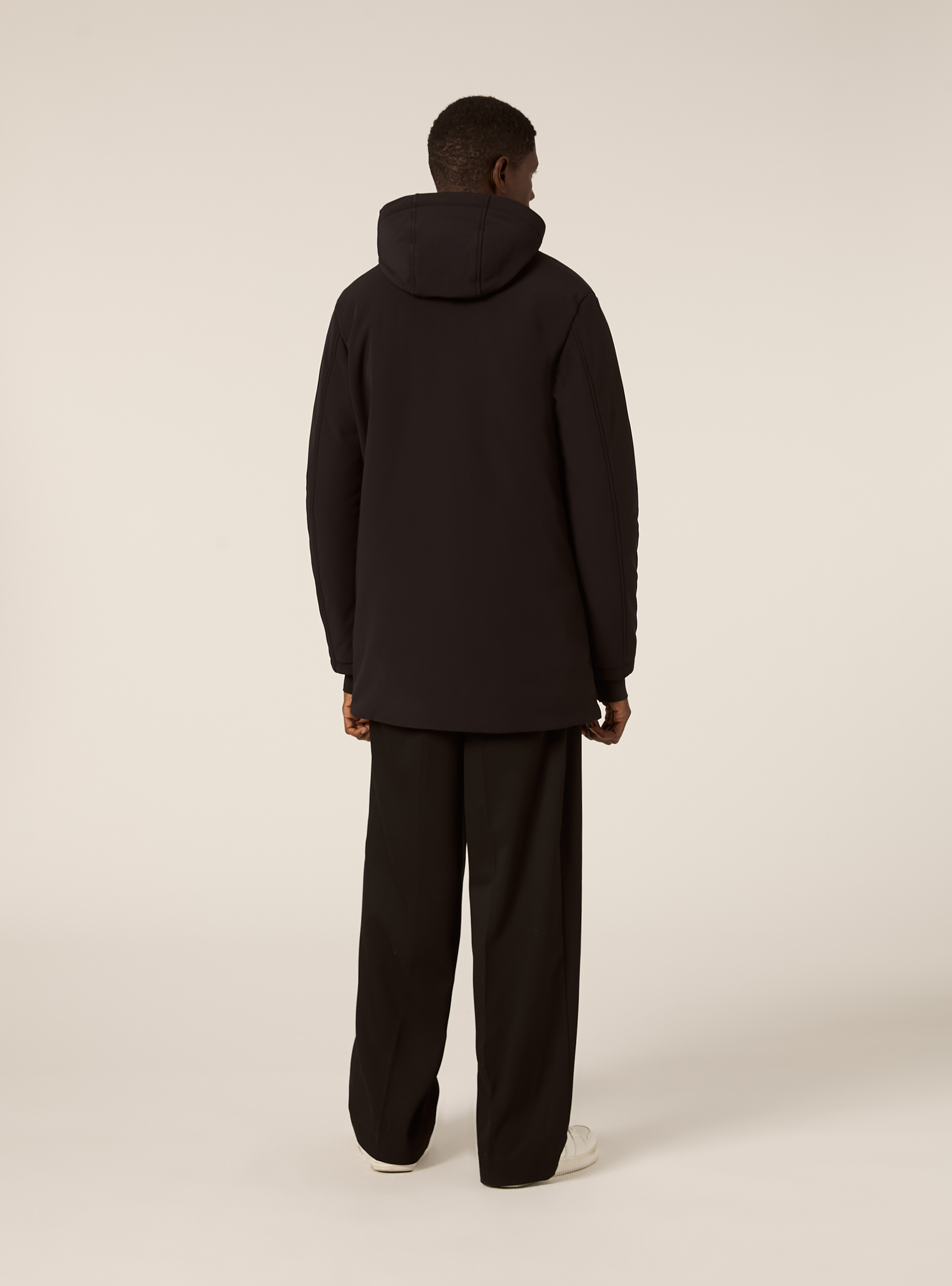 Giubbino con cappuccio e zip impermeabili lungo, BK1 BLACK