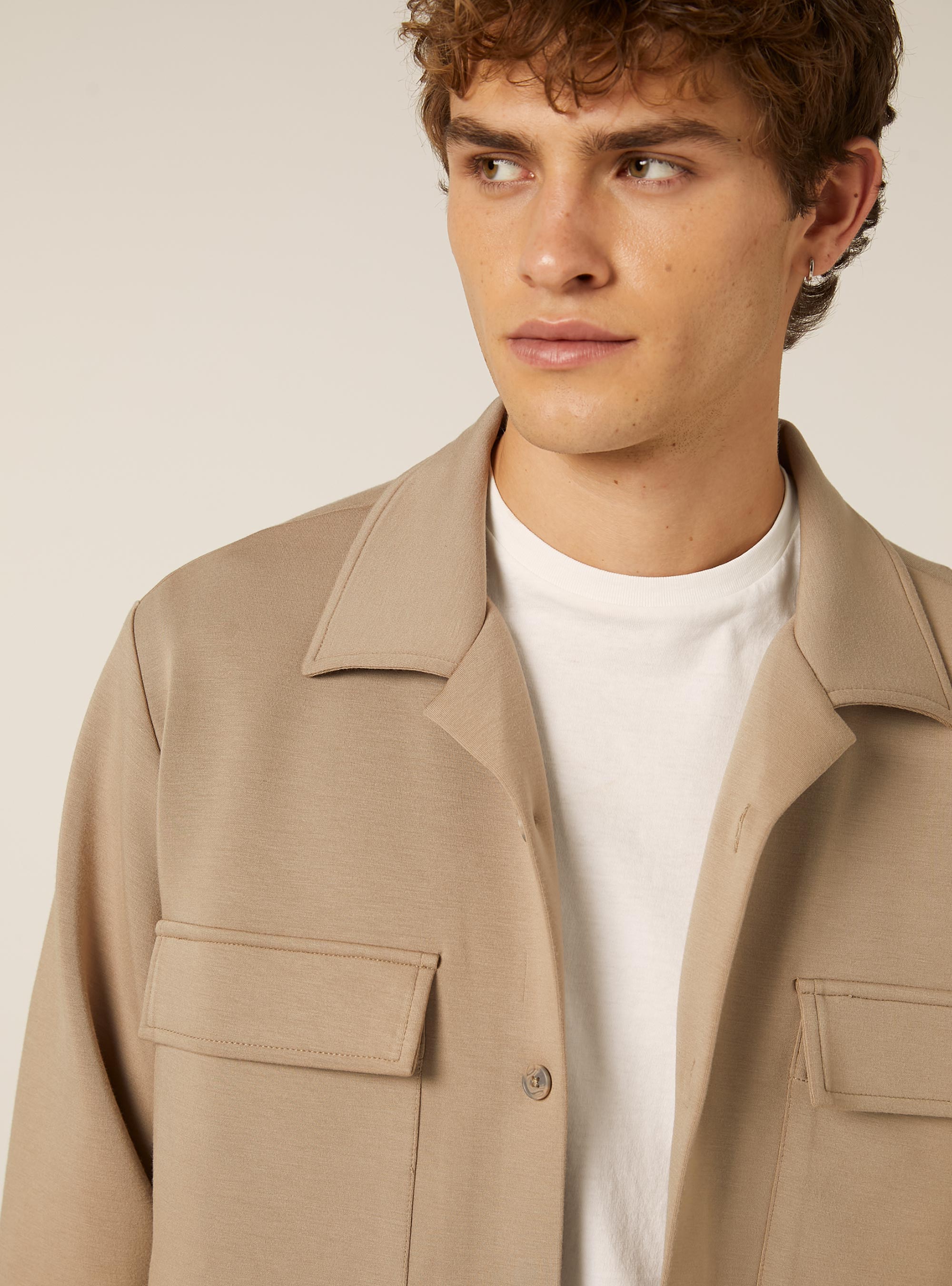 Hemd mit übergroßen Soft-Touch-Taschen, BG2 BEIGE MEDIUM