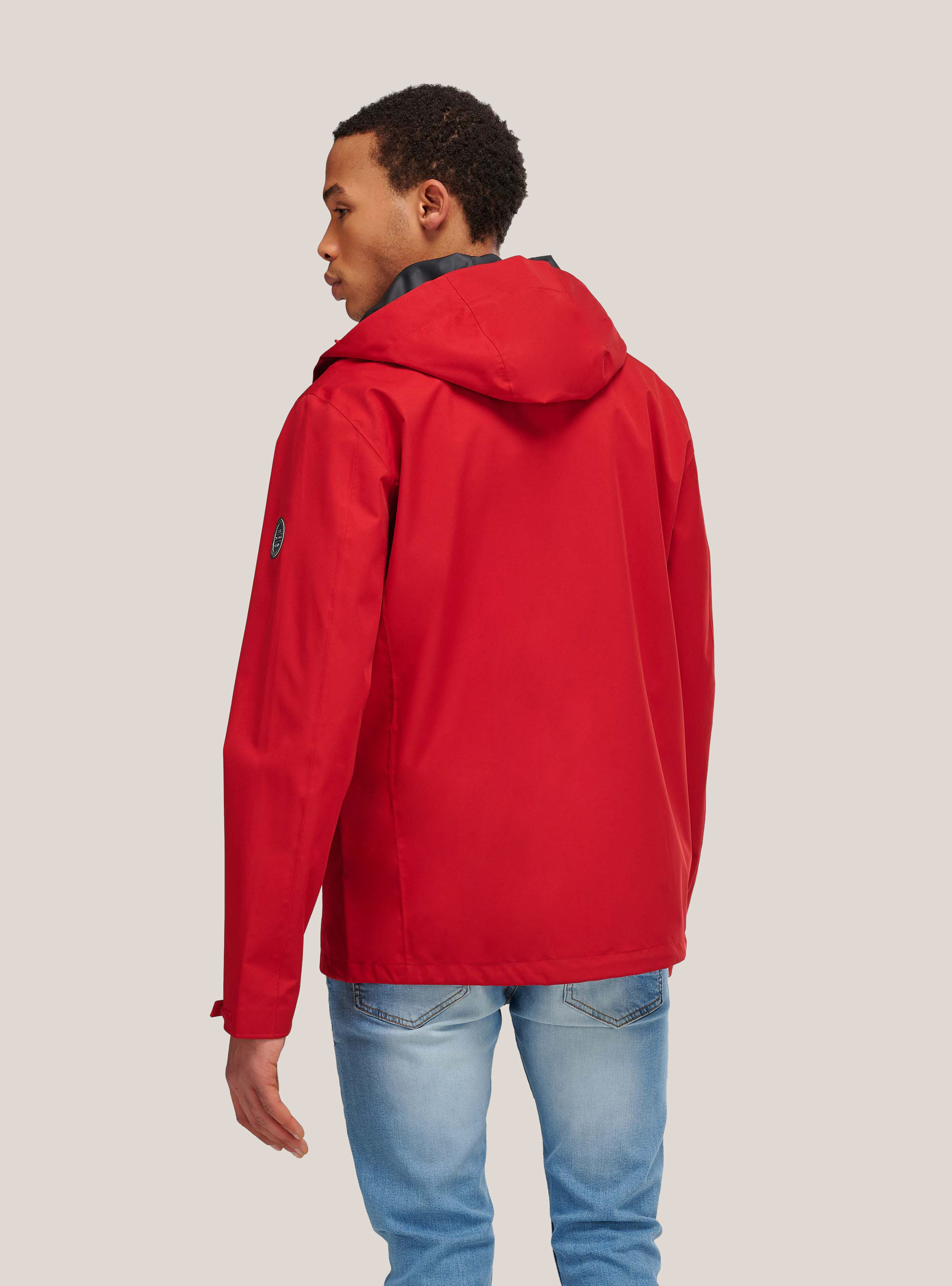 Slim Fit Weste aus technischem Stoff, C3344 RED