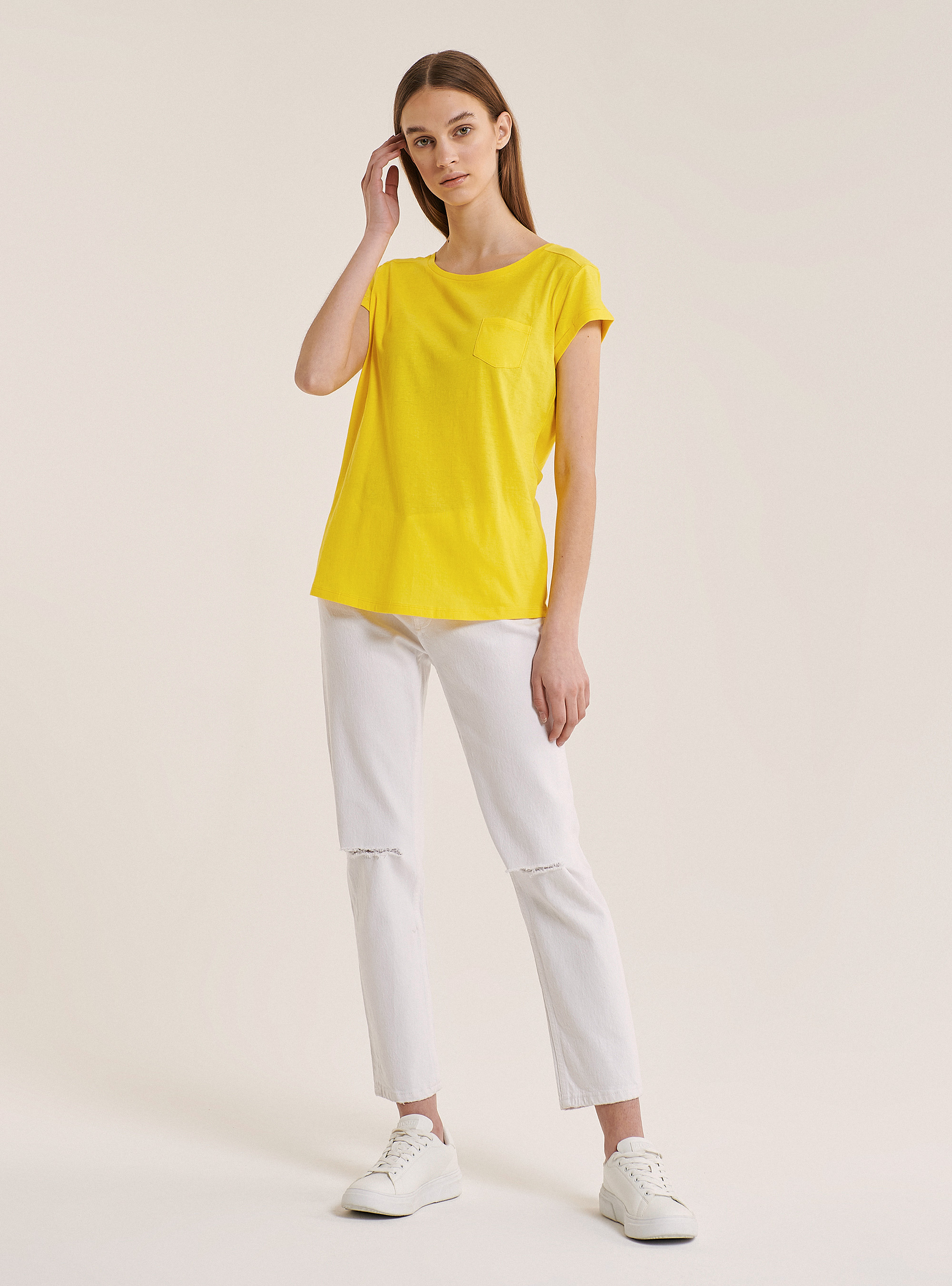 Camiseta esencial de algod&oacute;n con bolsillo en el pecho, C785 YELLOW
