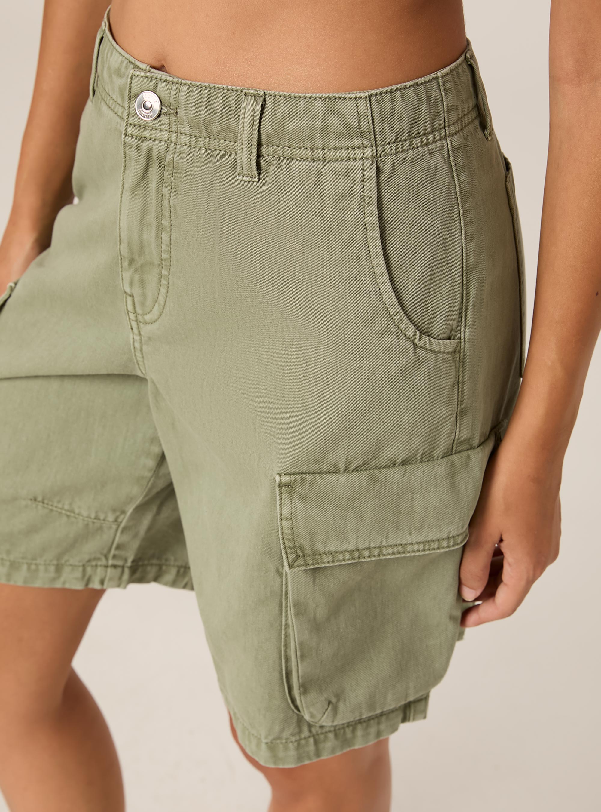 Twill cargo bermuda shorts, KY2 KAKY MEDIUM