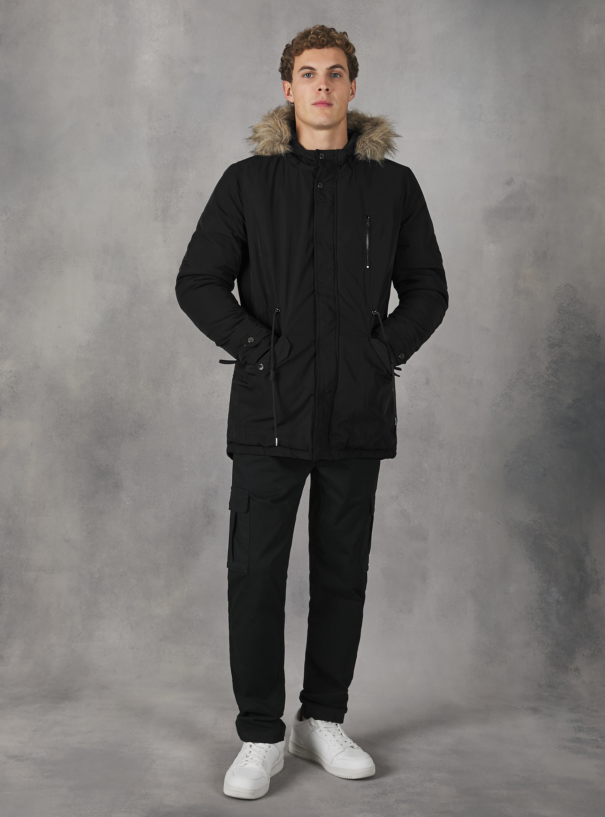 Parka imbottito con cappuccio, NERO