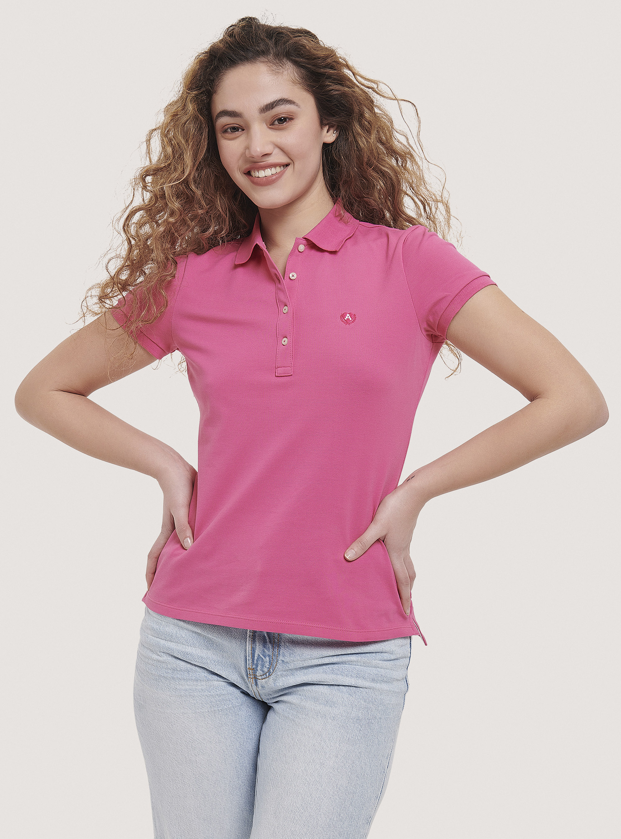 Polo en coton piqu&eacute; avec broderie, C4430 FUXIA