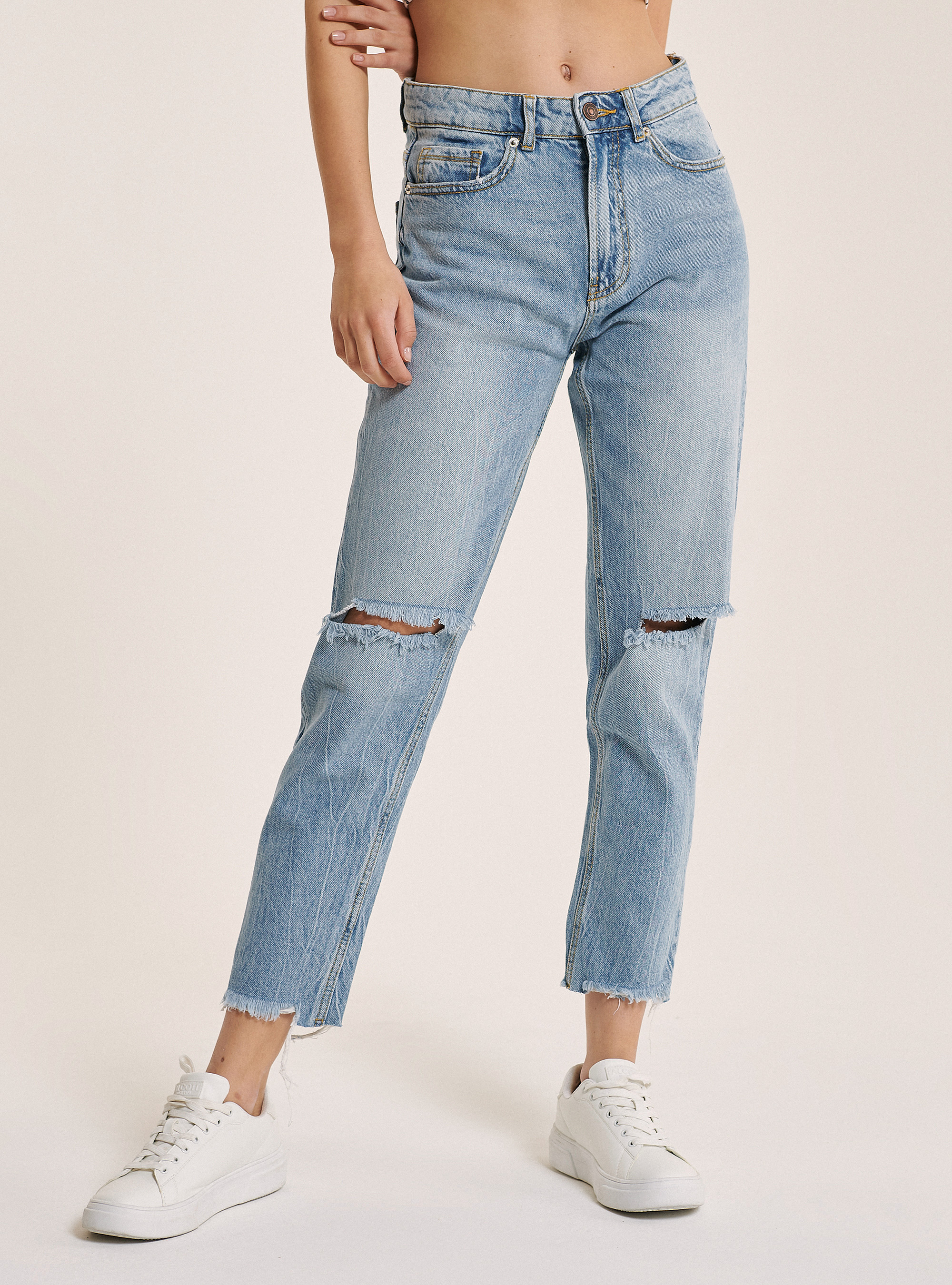 Jean court coupe droite avec d&eacute;chirures, C272 BLUE