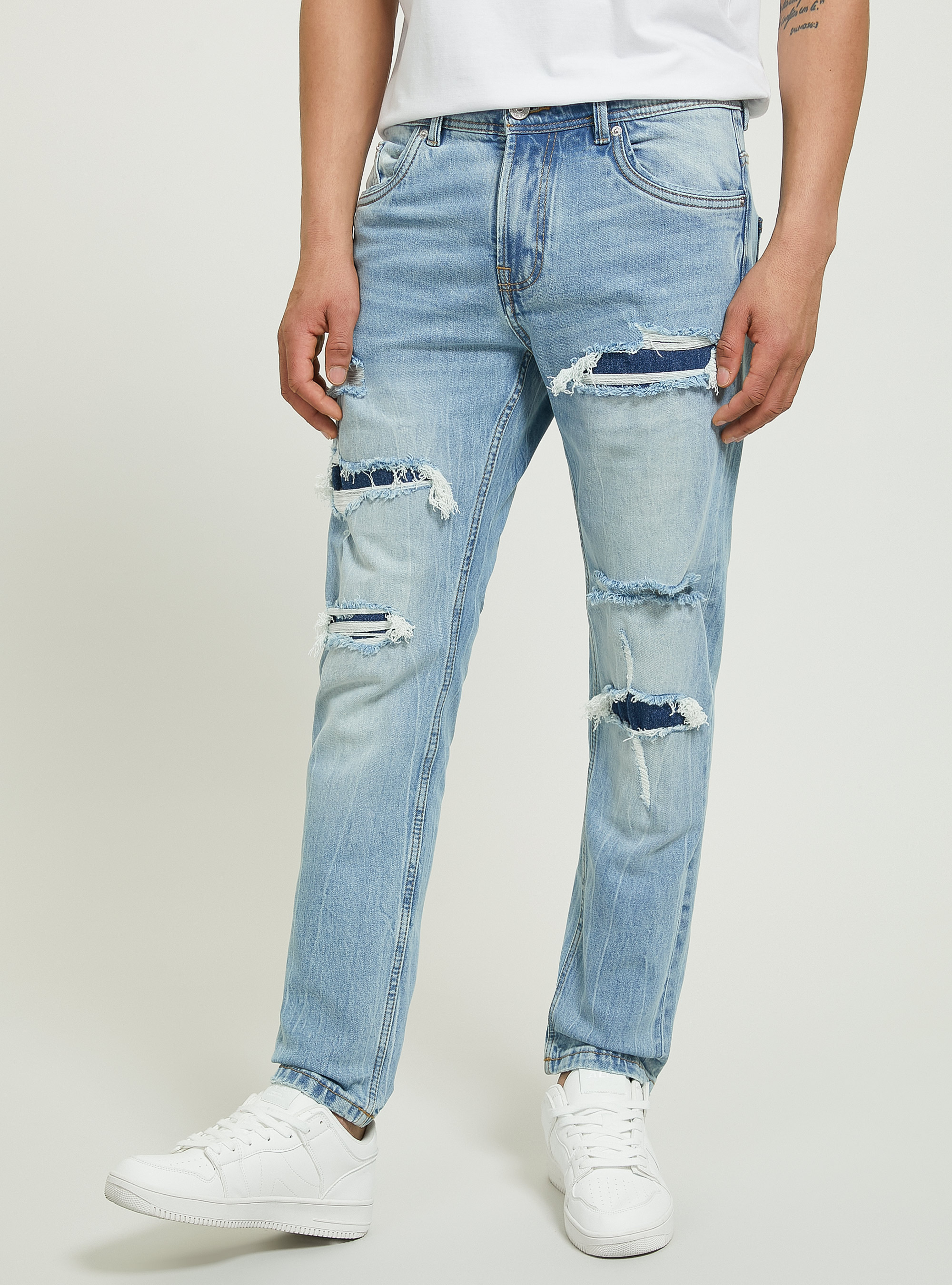 Slim fit stretch denim jeans with rips, D004 MEDIUM LIGHT BLUE