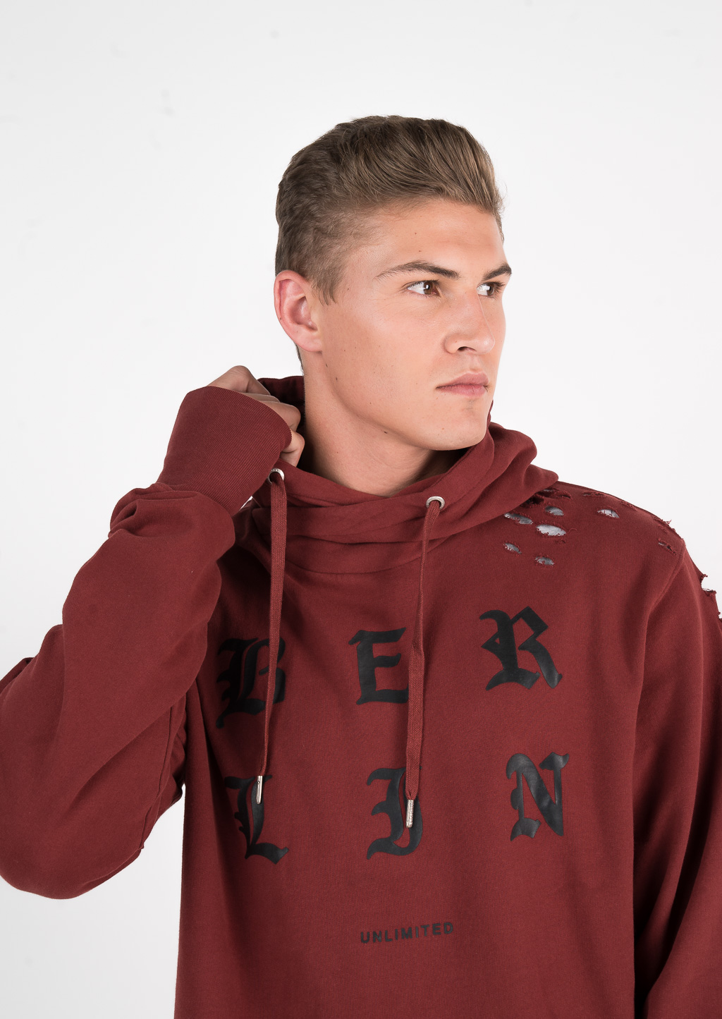 Hoodie with rips and print, C3336 BORDEAUX