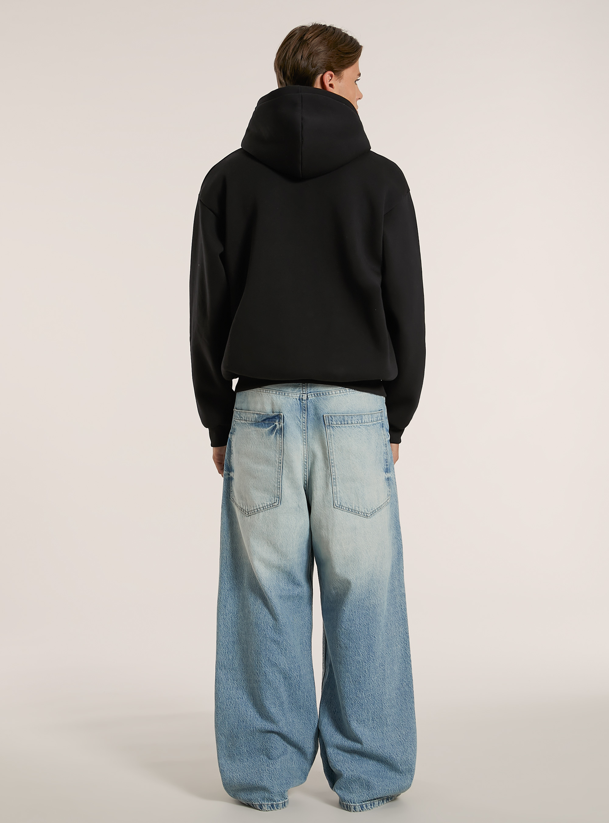 Sweat à capuche zippé et de forme carrée, BK1 BLACK