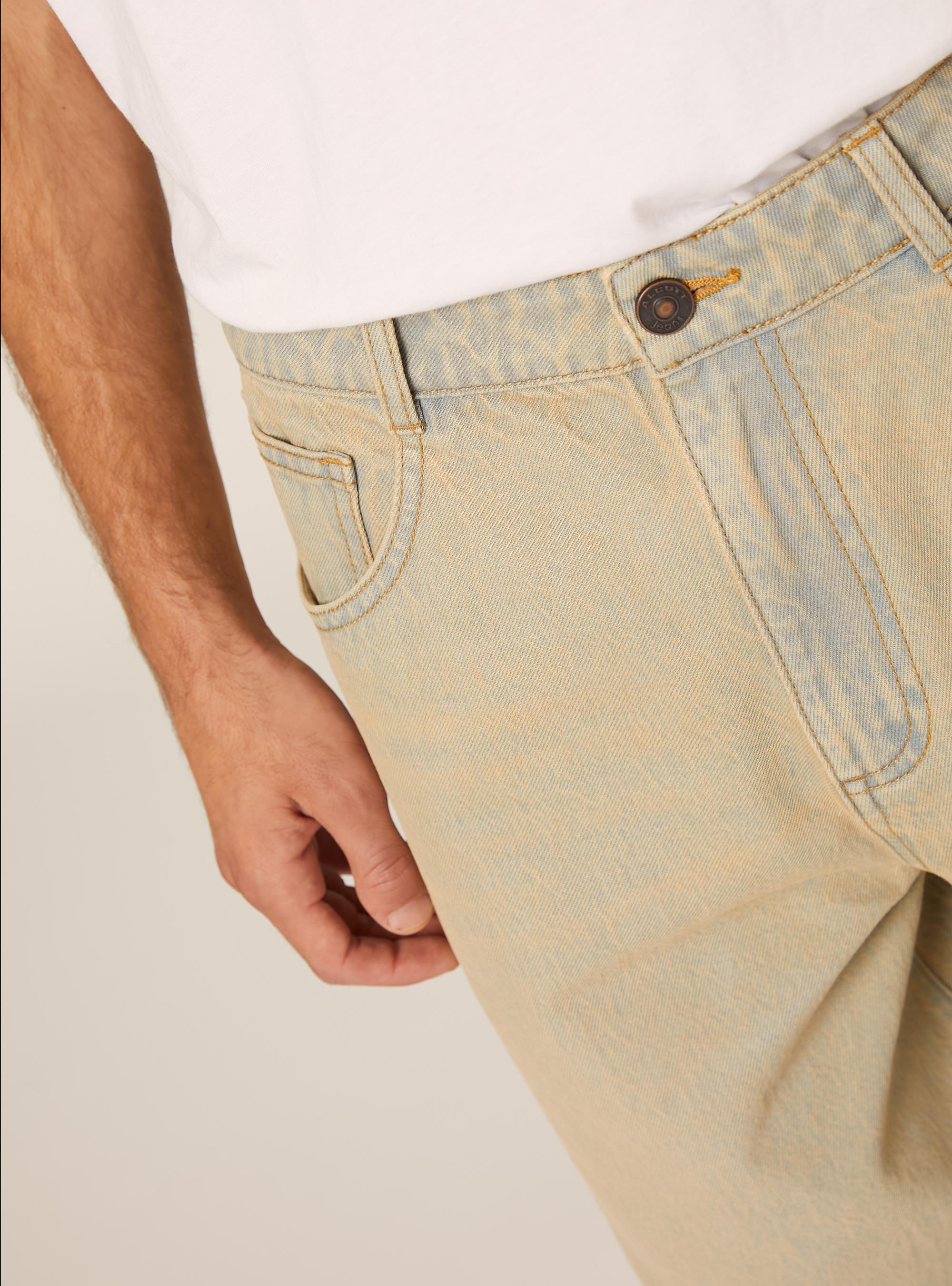 Jeans coupe ballon, D202 AZZURRE LIGHT OVERDYE