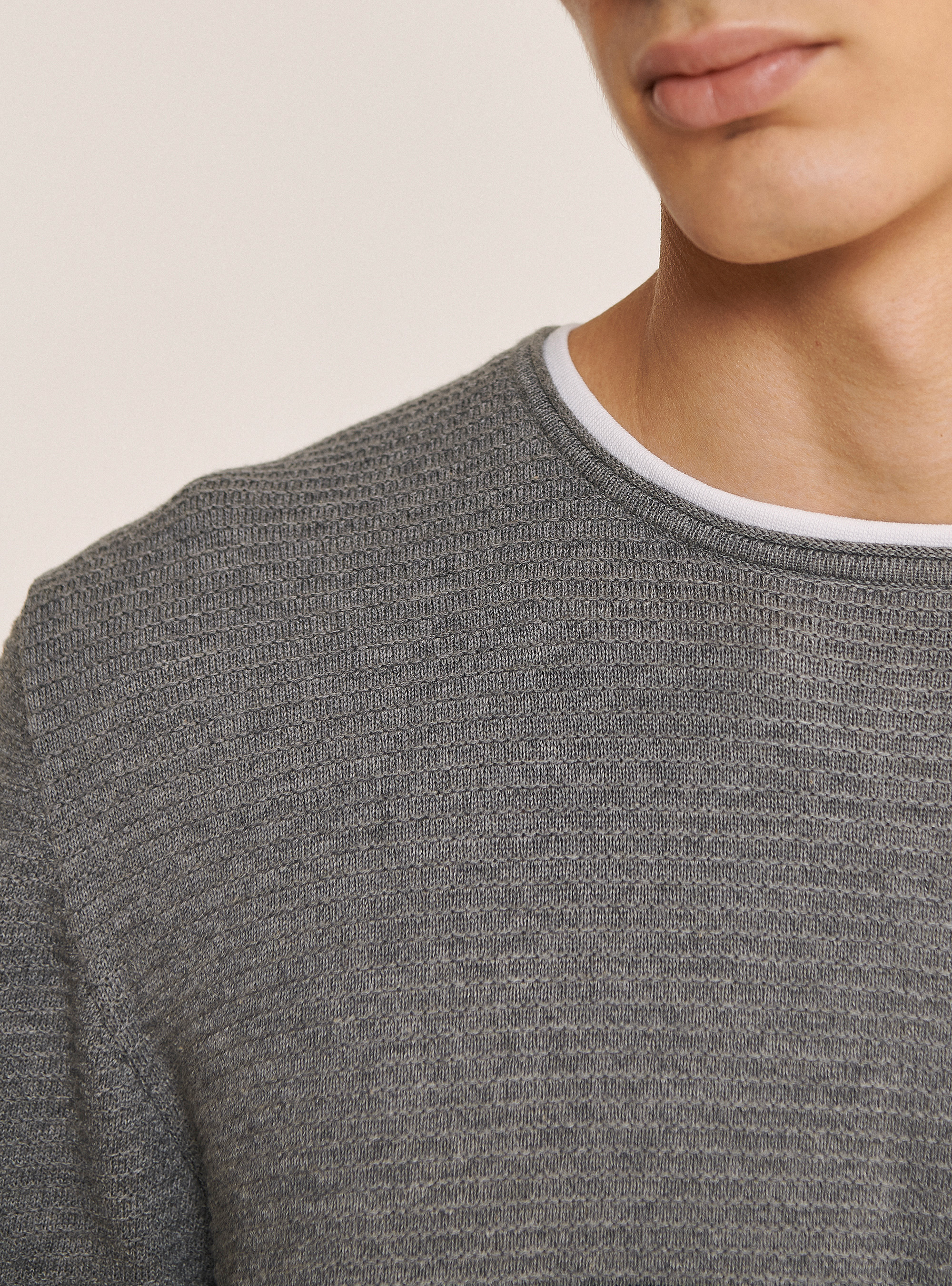 Pullover Rolling Kragen mit T-Shirt Details, C150 GREY M