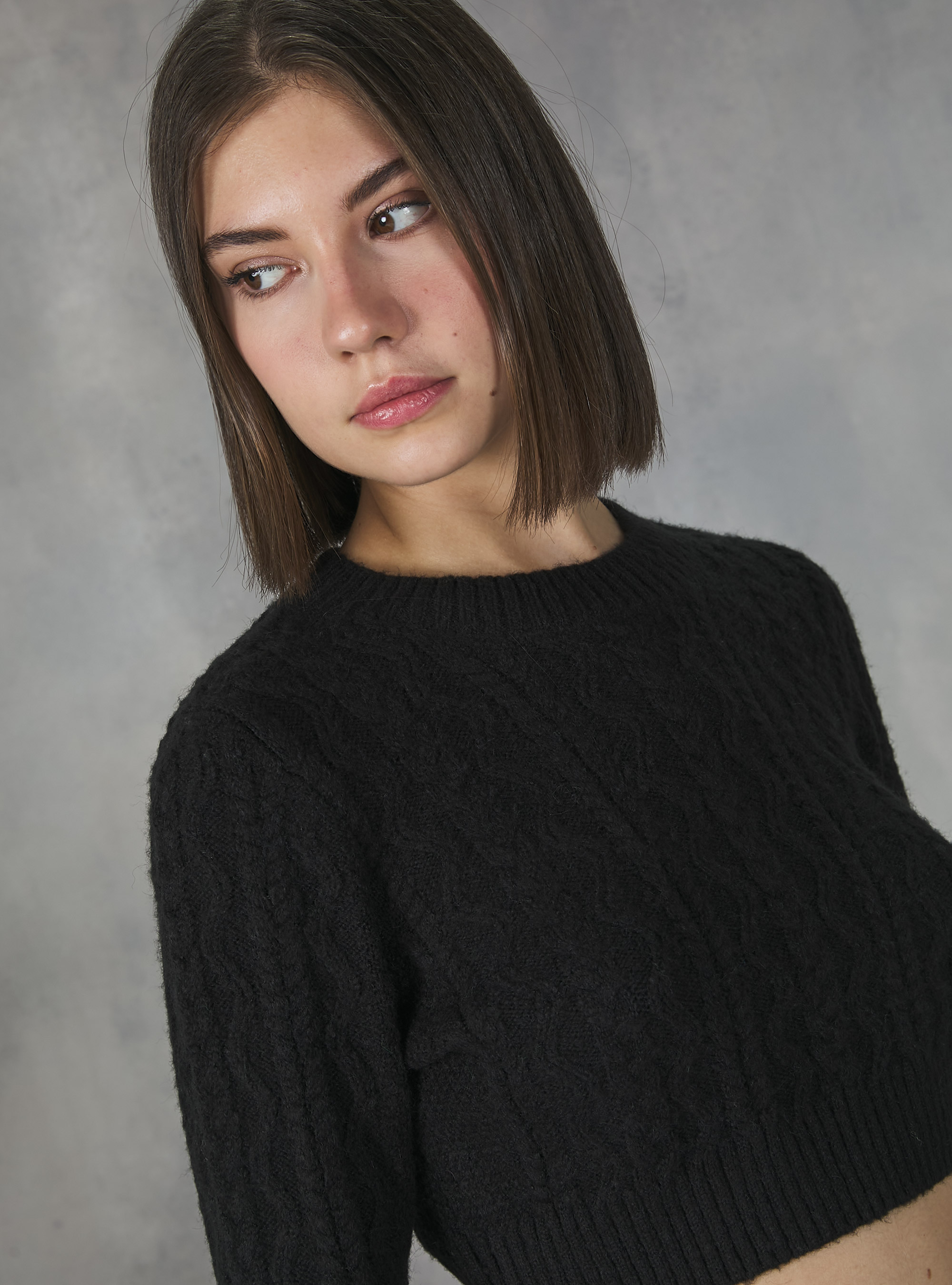 Cropped pullover with braids, BK1 BLACK