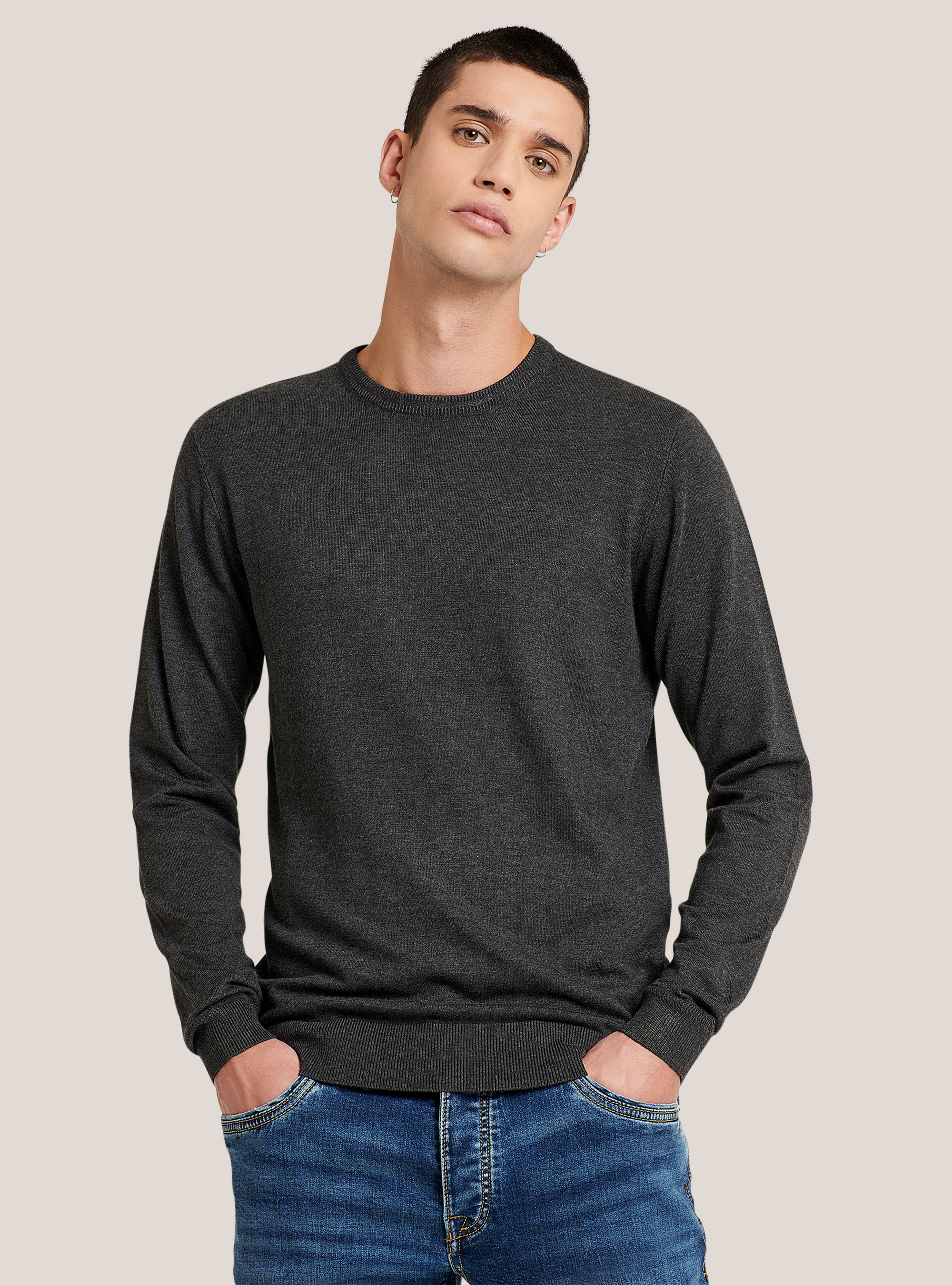 Pull &agrave; col ras du cou de couleur unie, C135 GREY MELANGE