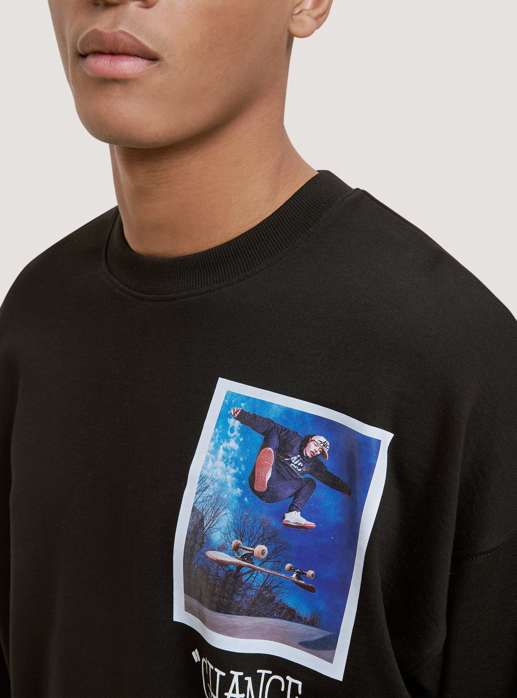 Crewneck sweatshirt with graphic print, BLACK