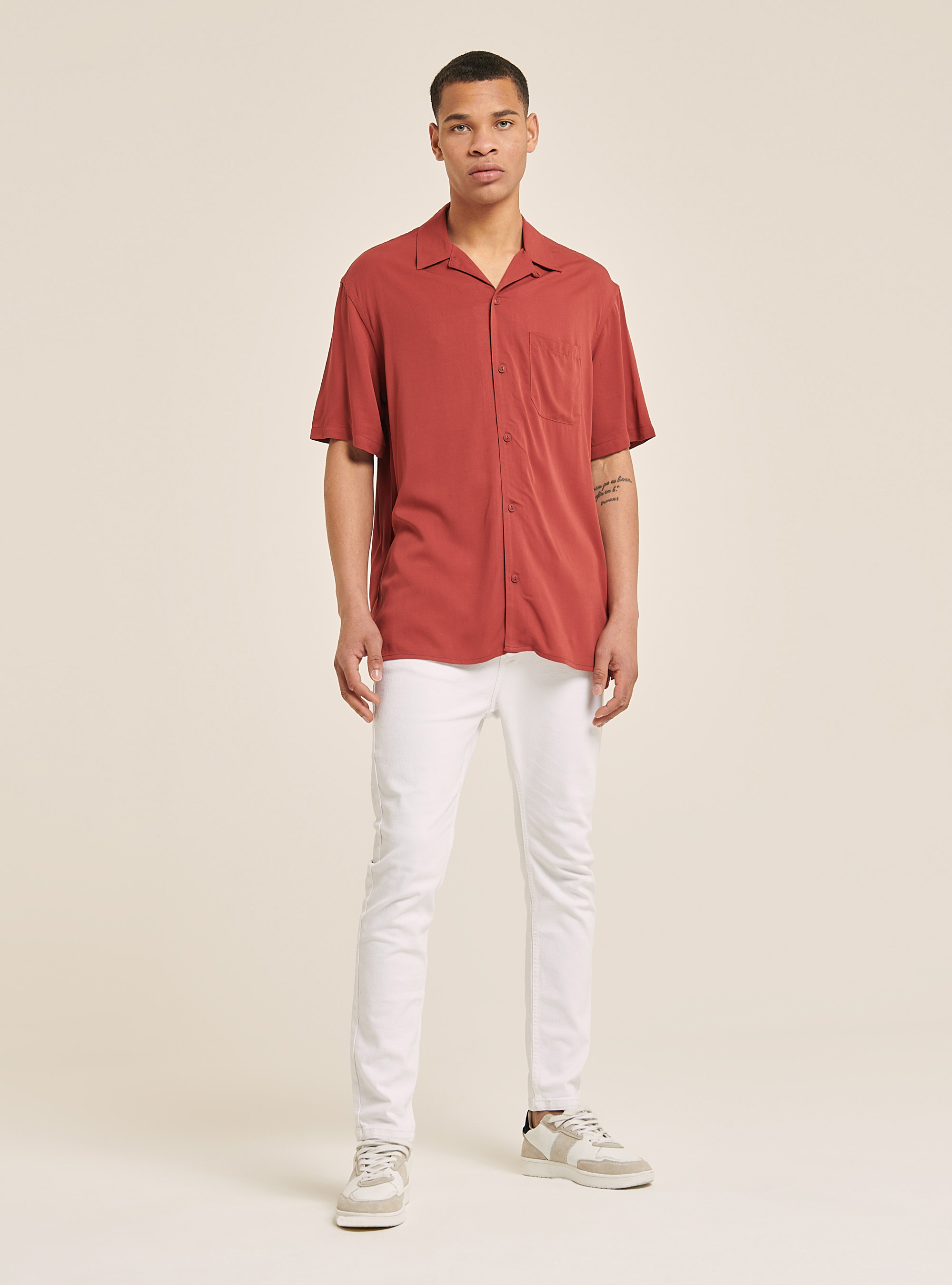 Camicia a maniche corte collo bowling, C322 BORDEAUX