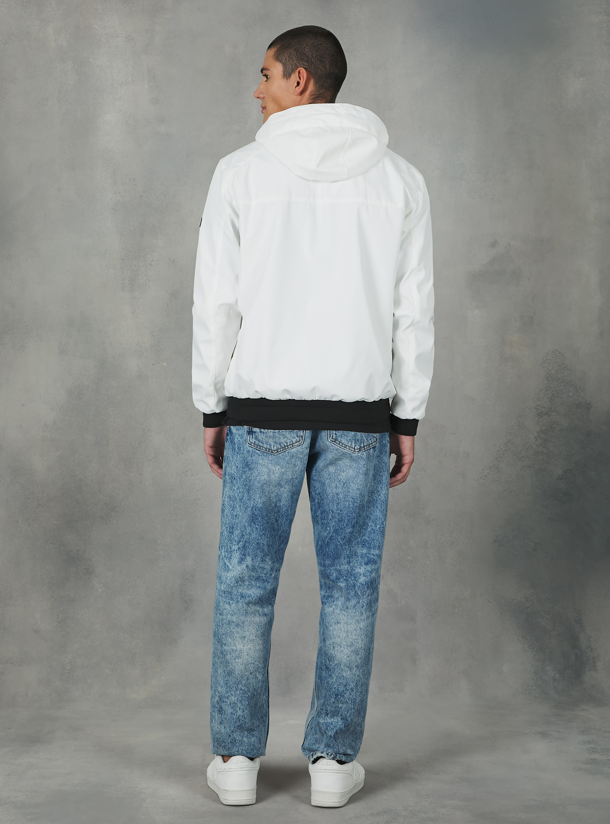 Bomber antivento con cappuccio, WH1 OFF WHITE