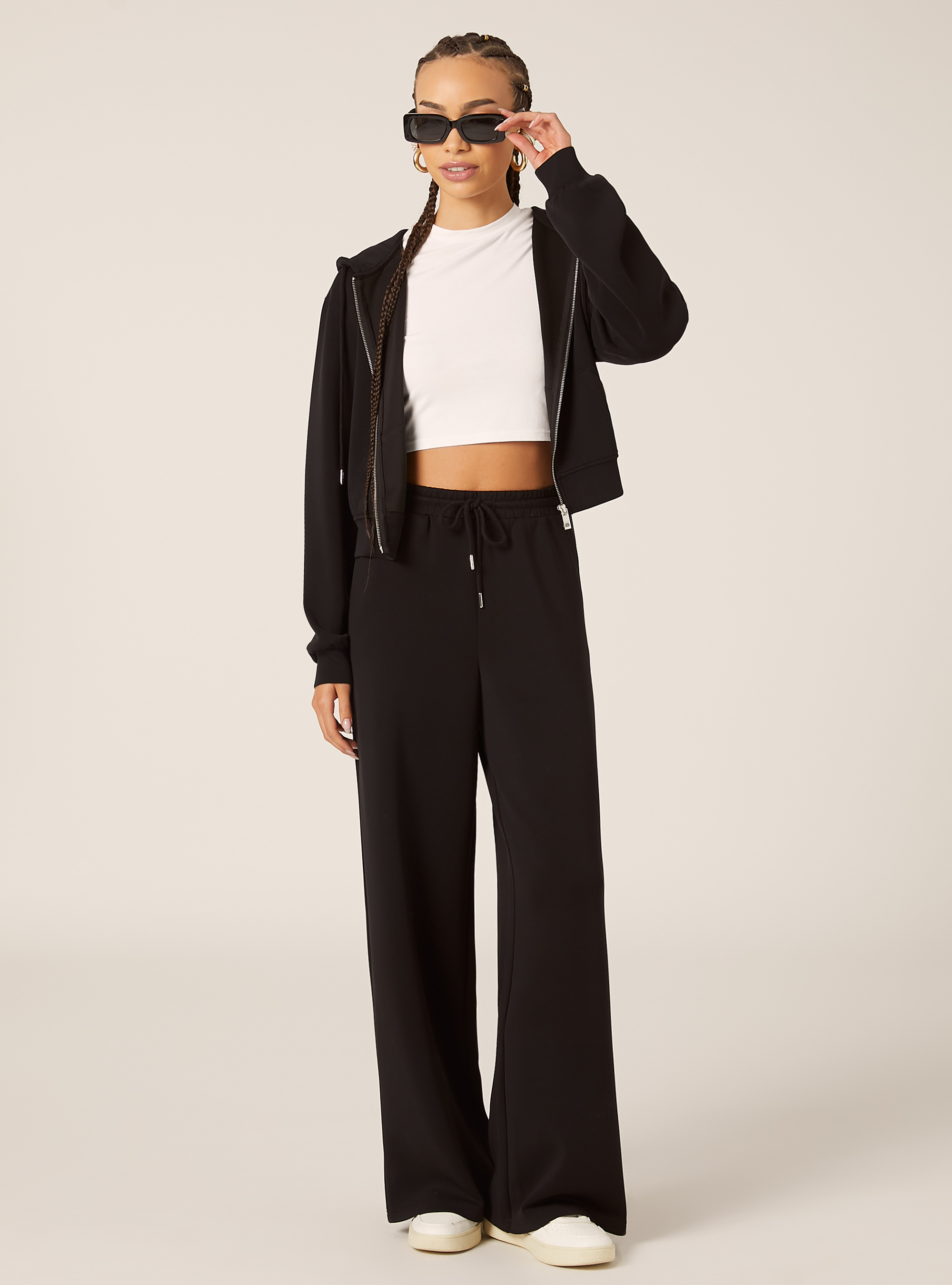 Sweat-shirt zippé court au toucher doux, BK1 BLACK